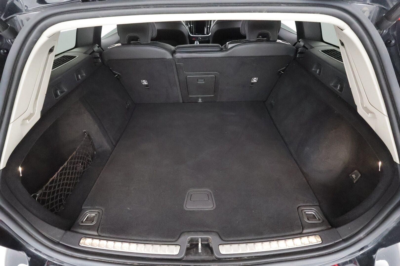 Volvo V60 2021 B4 MHEV Business Inscription aut - | Webasto | ACC | P.Kamera | LED | Sporttipenkki Muistilla | Navi | Kaistavahti | Katveavustin | Keyless | 1-om Suomi-auto | Kahdet renkaat |