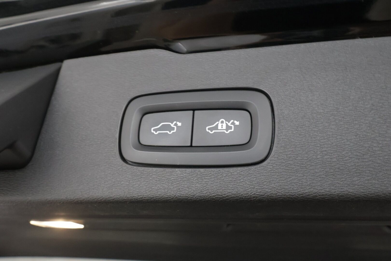 Volvo V60 2021 B4 MHEV Business Inscription aut - | Webasto | ACC | P.Kamera | LED | Sporttipenkki Muistilla | Navi | Kaistavahti | Katveavustin | Keyless | 1-om Suomi-auto | Kahdet renkaat |