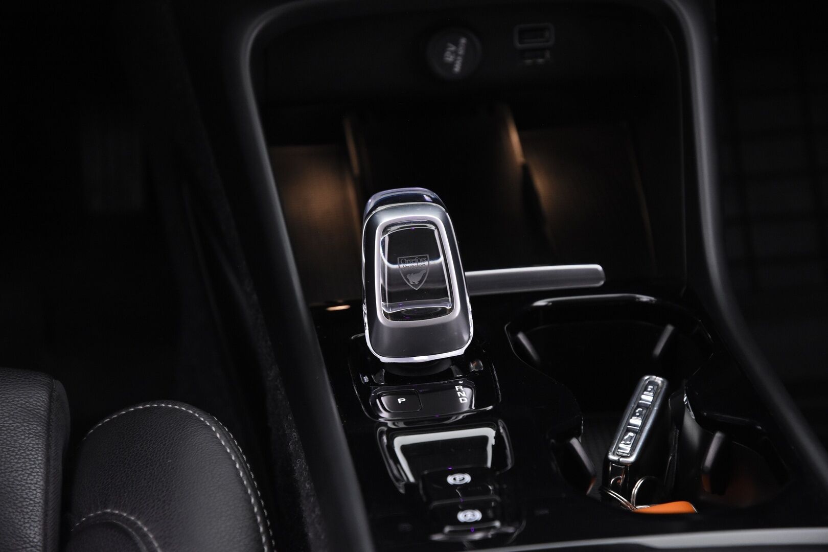Volvo XC40 2021 B4 MHEV Business Inscription aut.   *Adapt.Vakkari / 360° Kamera  / Webasto / Nahkasisusta / Muistipenkki / Navi / KeylessGo / Sähköluukku* - *Näppärä maasturi hyvällä maavaralla ja todella kattavilla varusteilla!*
