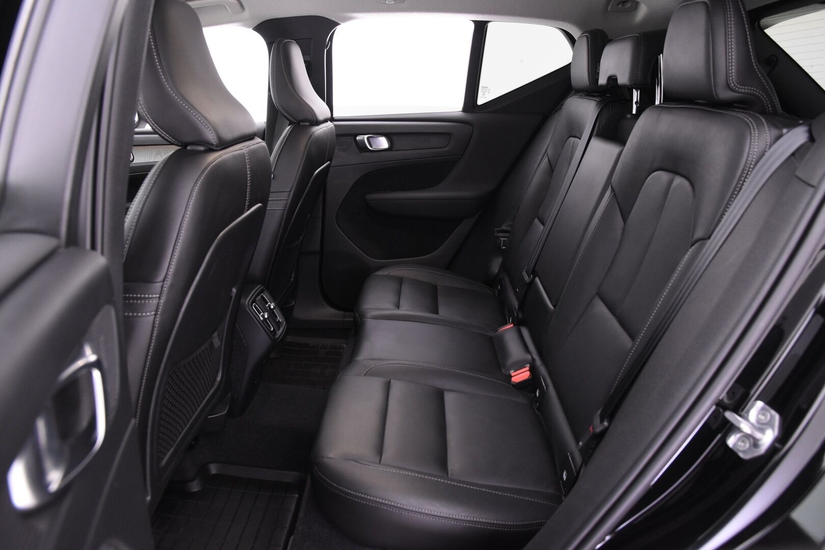 Volvo XC40 2021 B4 MHEV Business Inscription aut.   *Adapt.Vakkari / 360° Kamera  / Webasto / Nahkasisusta / Muistipenkki / Navi / KeylessGo / Sähköluukku* - *Näppärä maasturi hyvällä maavaralla ja todella kattavilla varusteilla!*