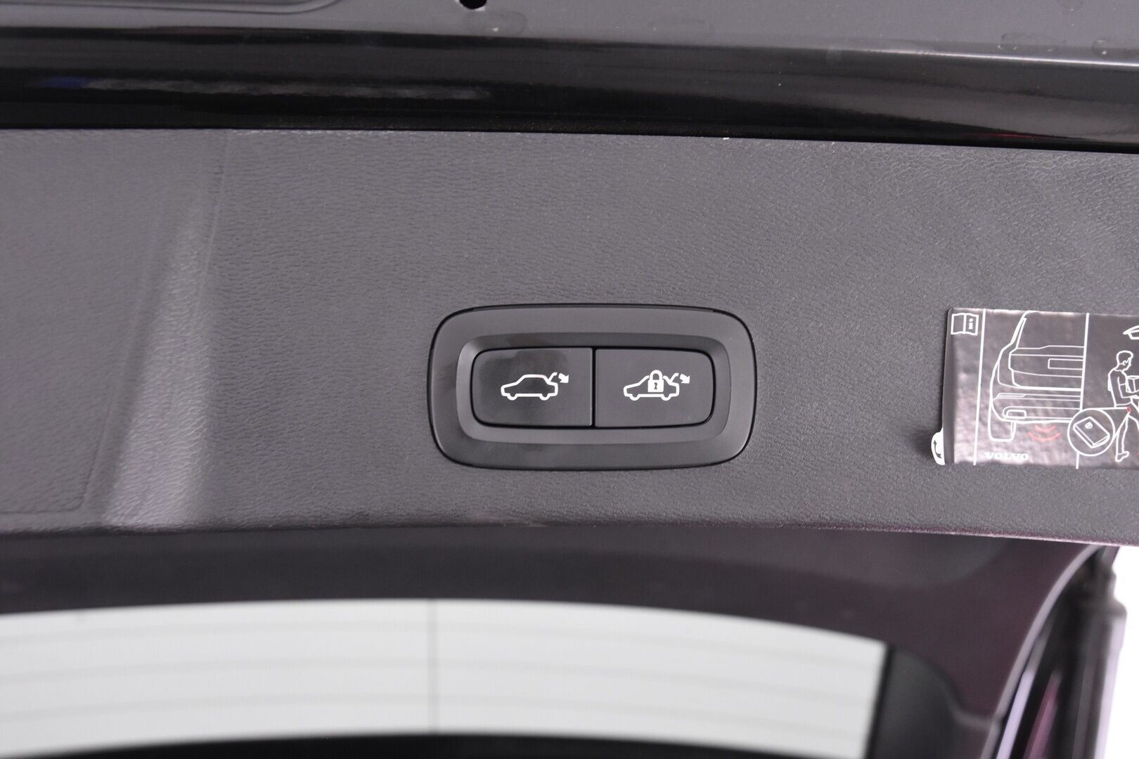 Volvo XC40 2021 B4 MHEV Business Inscription aut.   *Adapt.Vakkari / 360° Kamera  / Webasto / Nahkasisusta / Muistipenkki / Navi / KeylessGo / Sähköluukku* - *Näppärä maasturi hyvällä maavaralla ja todella kattavilla varusteilla!*