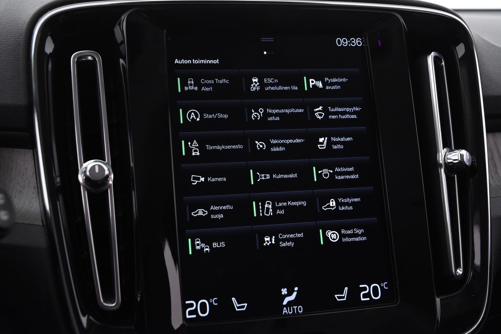 Volvo XC40 2021 B4 MHEV Business Inscription aut.   *Adapt.Vakkari / 360° Kamera  / Webasto / Nahkasisusta / Muistipenkki / Navi / KeylessGo / Sähköluukku* - *Näppärä maasturi hyvällä maavaralla ja todella kattavilla varusteilla!*