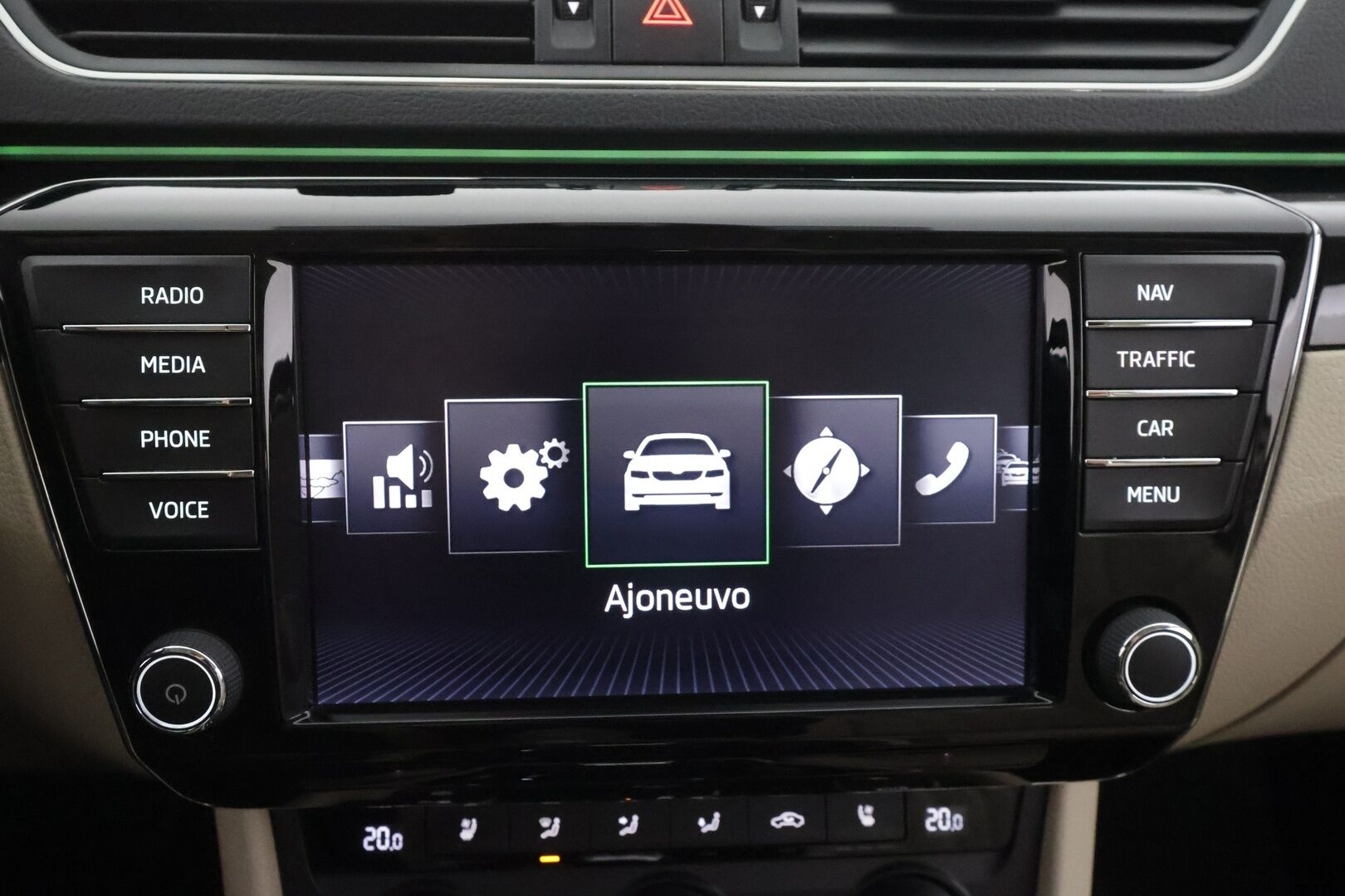 Skoda Superb 2016 2.0 TSI Combi 280 4X4 L&K DSG. - NYT POIKKEUSHINTAAN! | ACC | Lohko | Canton | Muistipenkki | Kamera | LED | Ilmastoidut nahat | Apple&Android | Kahdet Skodan vanteet | Neliveto | SUPER VARUSTEET!