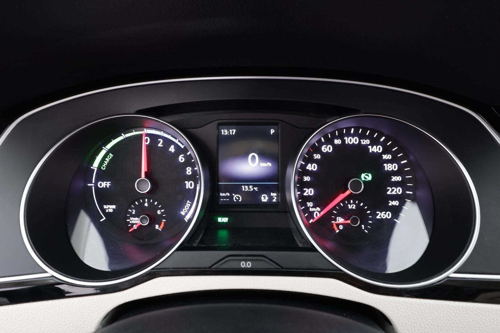 Volkswagen Passat 2017 Variant GTE Plug-In Hybrid 160 kW DSG * ACC /  Webasto / P.Kamera / LED / Koukku /  Puolinahat * - Kahdet renkaat aluvanteilla - HULLU BLACKWEEK KORKOTARJOUS 2,49%