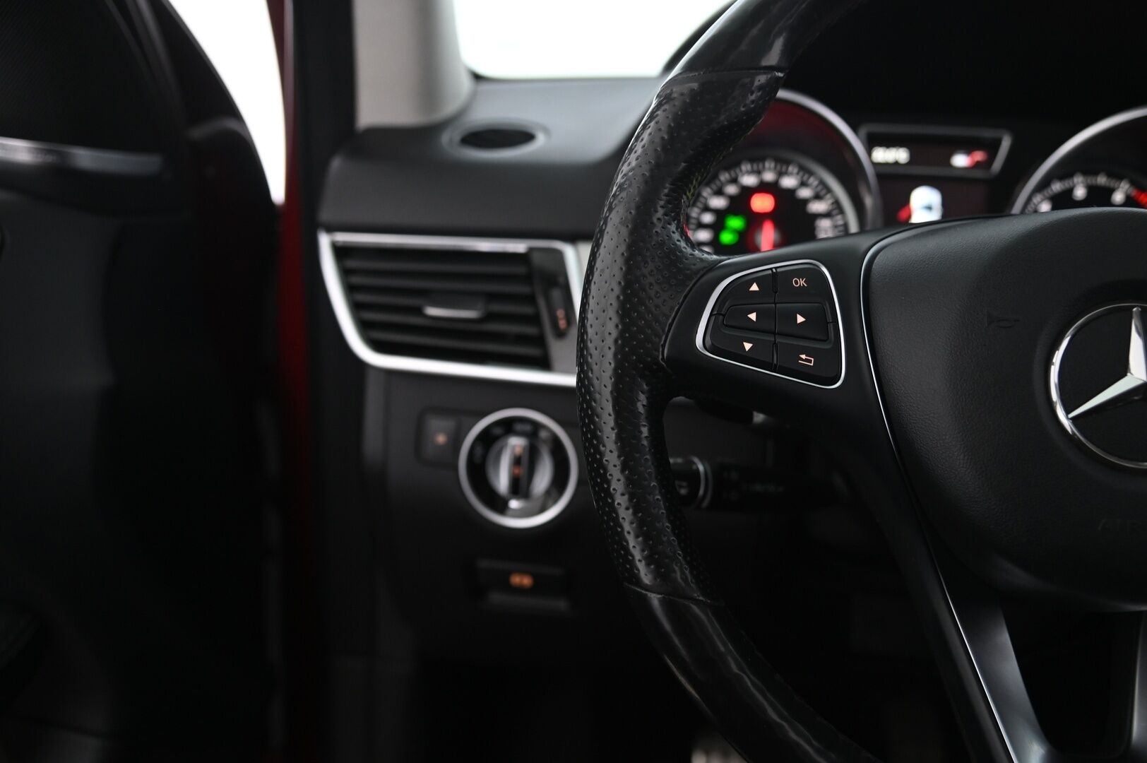 Mercedes-Benz GLE 2016 GLE 500 e 4MATIC Farmari (AC) 5ov 2996cm3 A - ACC | Panorama | HUD | BLISS | Vetokoukku | Takanäytöt | IHC+ | Muistit | Navi | H&K | 360 kamera | Webasto | 2x alut