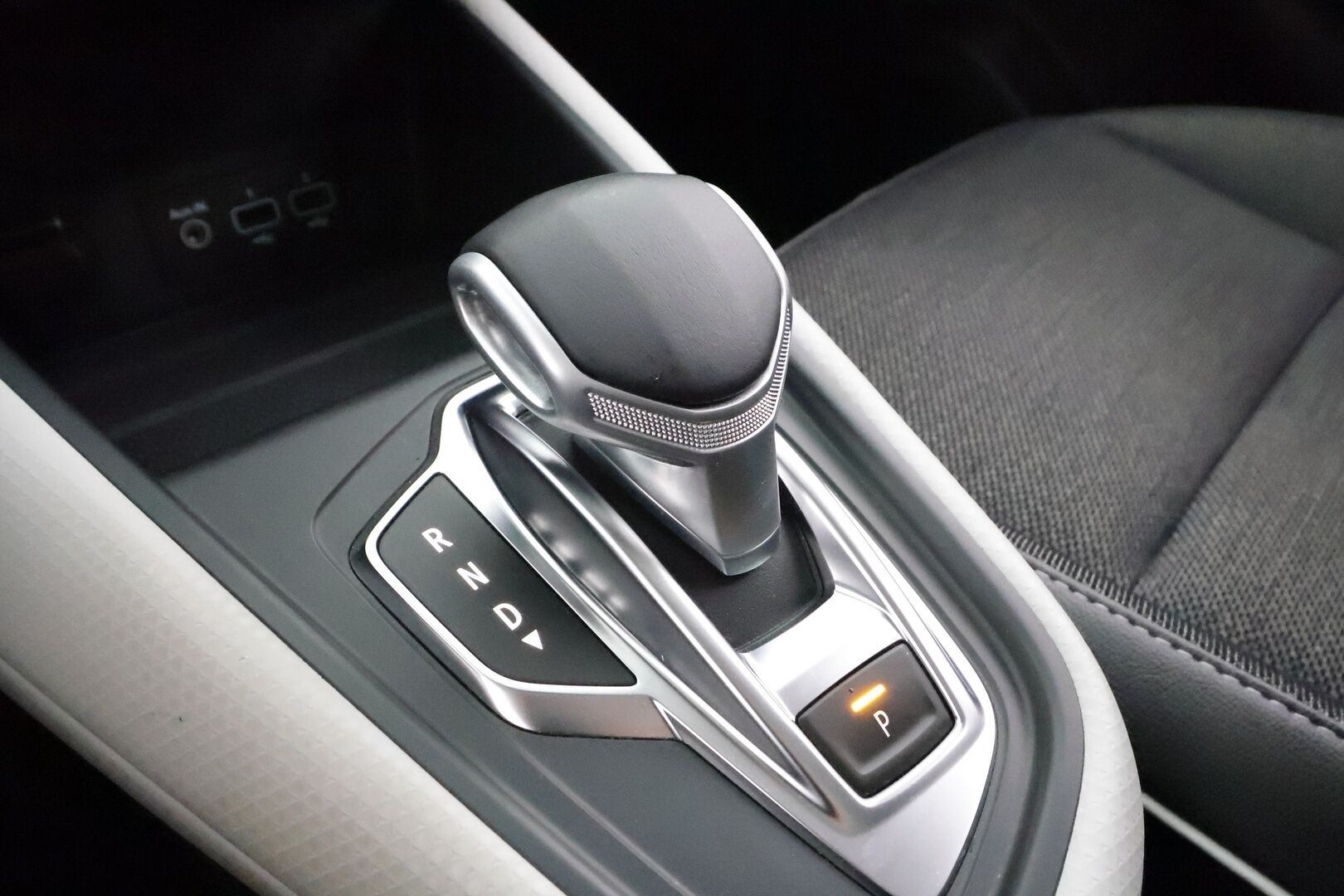 Renault Captur 2021 TCe 130 EDC7-aut Festival * Sisätilanlämmitin / Koukku / Bose / LED / Navi / Kaistavahti / P.kamera / Keyless * - Suomi-auto / Kahdet renkaat