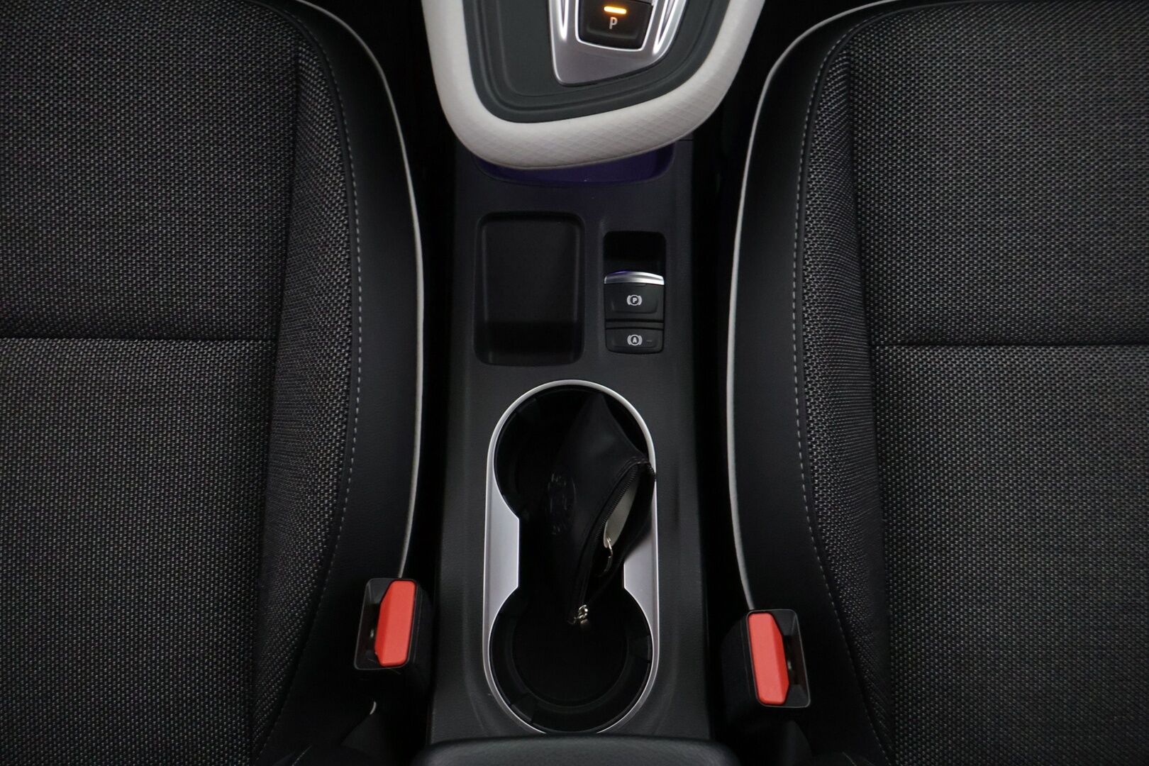 Renault Captur 2021 TCe 130 EDC7-aut Festival *Suomi-auto / Vakkari / Bose / Peruutuskamera / Koukku* - *Juuri Huollettu / 2x renkaat & vanteet / Lohkolämmitin sisätilanpuhaltimella / Metalliväri*