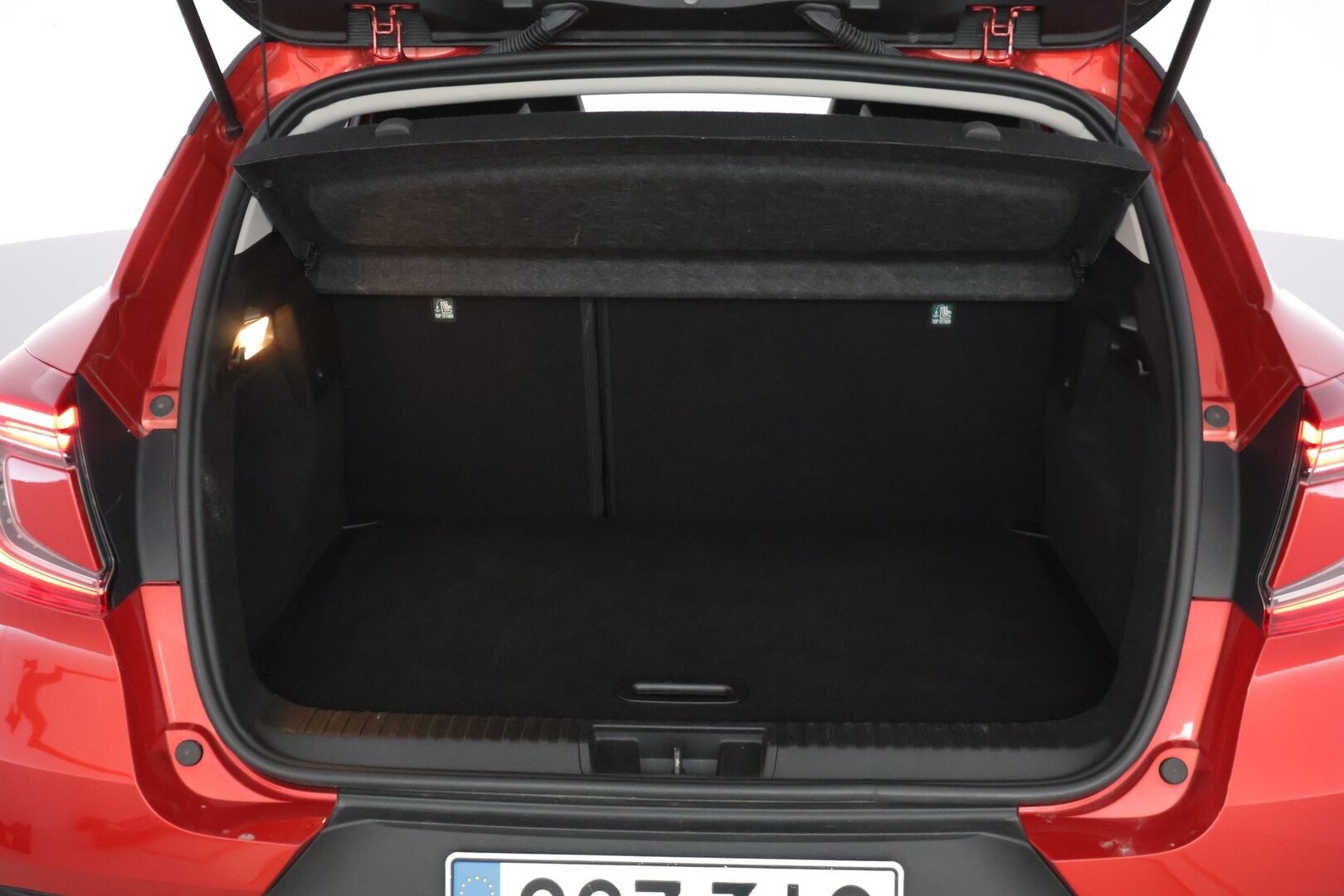 Renault Captur 2021 TCe 130 EDC7-aut Festival *Suomi-auto / Vakkari / Bose / Peruutuskamera / Koukku* - *Juuri Huollettu / 2x renkaat & vanteet / Lohkolämmitin sisätilanpuhaltimella / Metalliväri*