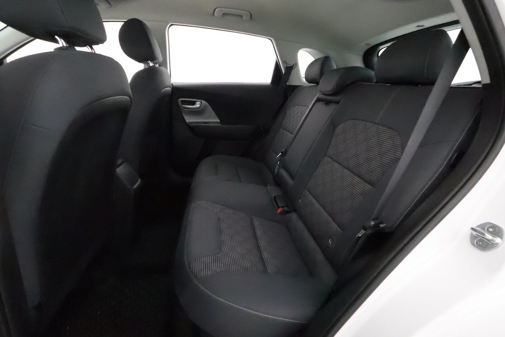 Kia NIRO 2020 1,6 GDI LX Plug-in **ACC / P.kamera / Facelift / Apple&Android** - Akku kuntotarkastettu SOH 96,6% / 1.Om Suomi-auto / Kahdet renkaat aluvanteilla / Merkkihuollettu