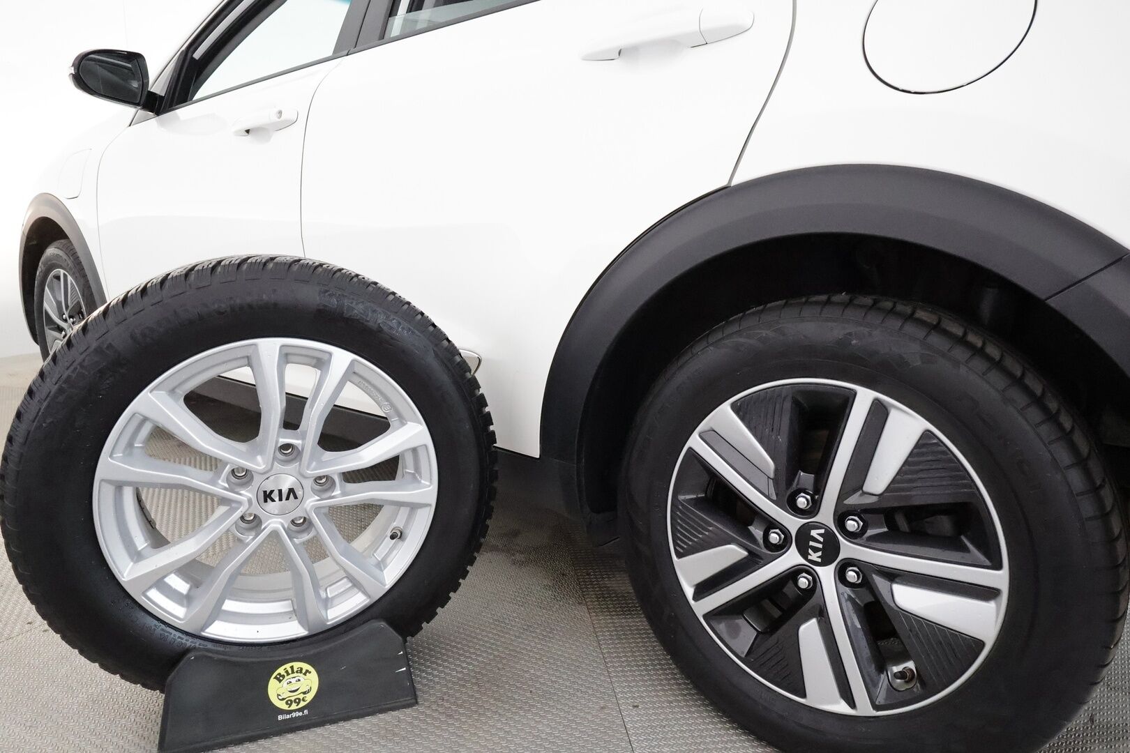 Kia NIRO 2020 1,6 GDI LX Plug-in **ACC / P.kamera / Facelift / Apple&Android** - Akku kuntotarkastettu SOH 96,6% / 1.Om Suomi-auto / Kahdet renkaat aluvanteilla / Merkkihuollettu
