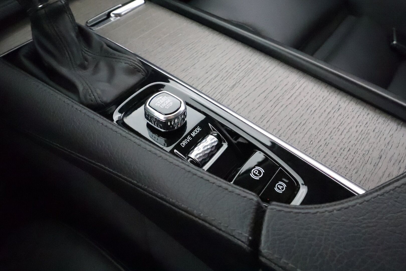 Volvo S90 2021 D3 Business Inscription Edition ** Webasto / Adapt.Vakkari / P.kamera / LED-valot / Sporttinahat Muistilla / Navi ** - 3,99 % KORKOTARJOUS TÄHÄN AUTOON - Kaistavahti / KeylessGO / Suomi-auto / 2x Renkaat