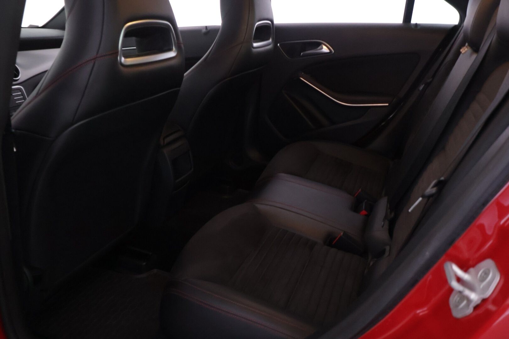Mercedes-Benz CLA 2015 180 A Premium Business AMG - Vakkari | Sporttipenkit | P.kamera | Navigointi | BT-audio  