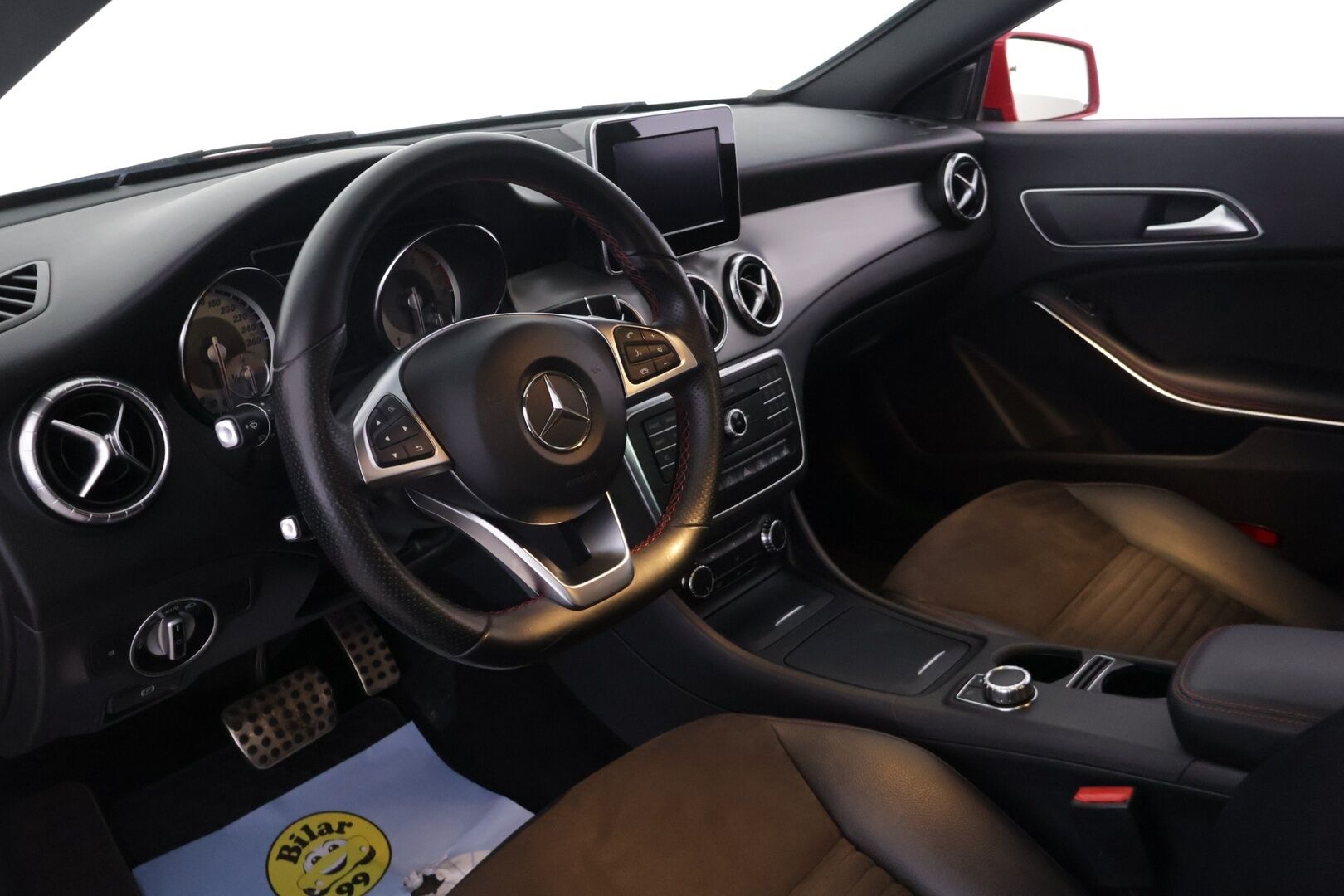 Mercedes-Benz CLA 2015 180 A Premium Business AMG - Vakkari | Sporttipenkit | P.kamera | Navigointi | BT-audio  