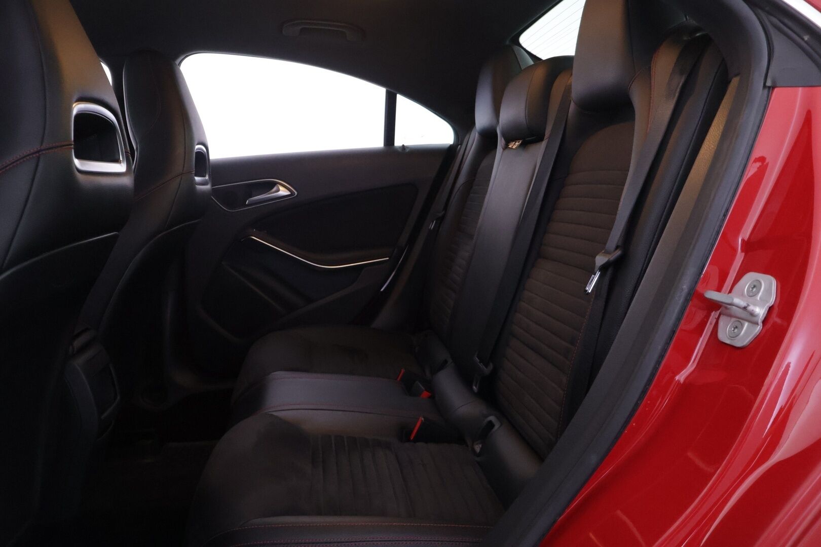 Mercedes-Benz CLA 2015 180 A Premium Business AMG - Vakkari | Sporttipenkit | P.kamera | Navigointi | BT-audio  