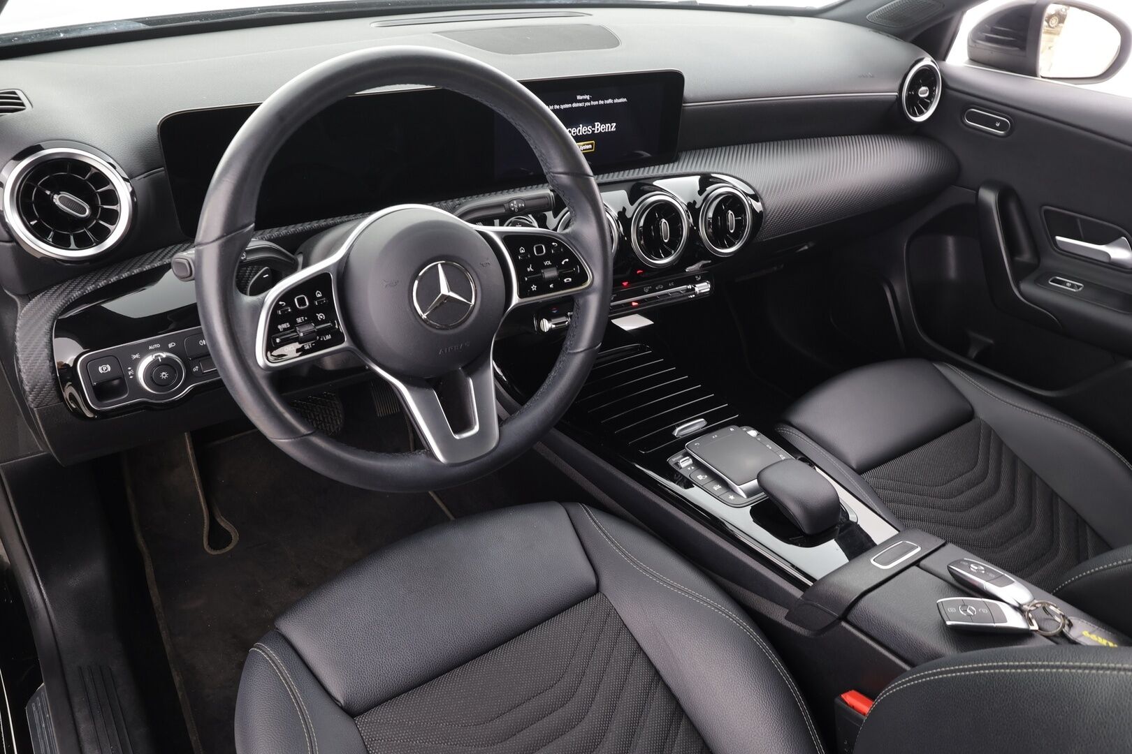 Mercedes-Benz A 2021 180 d A Business Style * Vakkari / P.kamera / LED / Navi / Widescreen / Sporttipenkit / Lohkolämmitin * - 1.Om Suomi-auto / Kahdet renkaat aluvanteilla / Merkkihuollettu - HULLU BLACKWEEK KORKOTARJOUS 2,49%