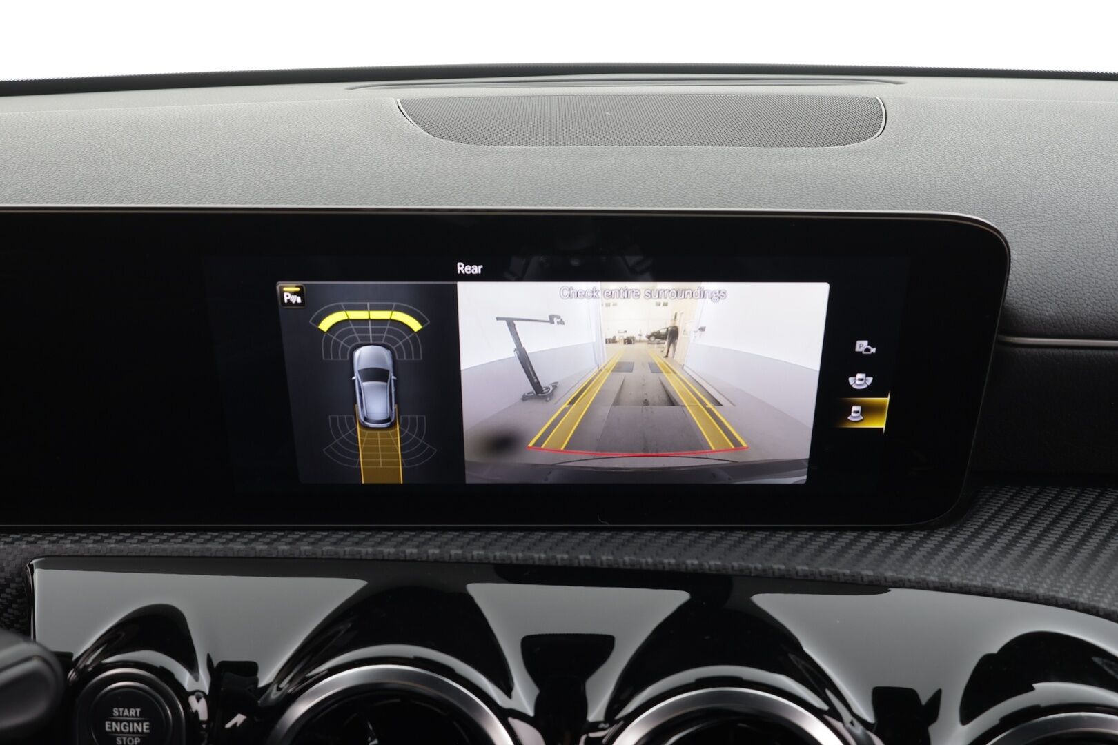 Mercedes-Benz A 2021 180 d A Business Style * Vakkari / P.kamera / LED / Navi / Widescreen / Sporttipenkit / Lohkolämmitin * - 1.Om Suomi-auto / Kahdet renkaat aluvanteilla / Merkkihuollettu - HULLU BLACKWEEK KORKOTARJOUS 2,49%