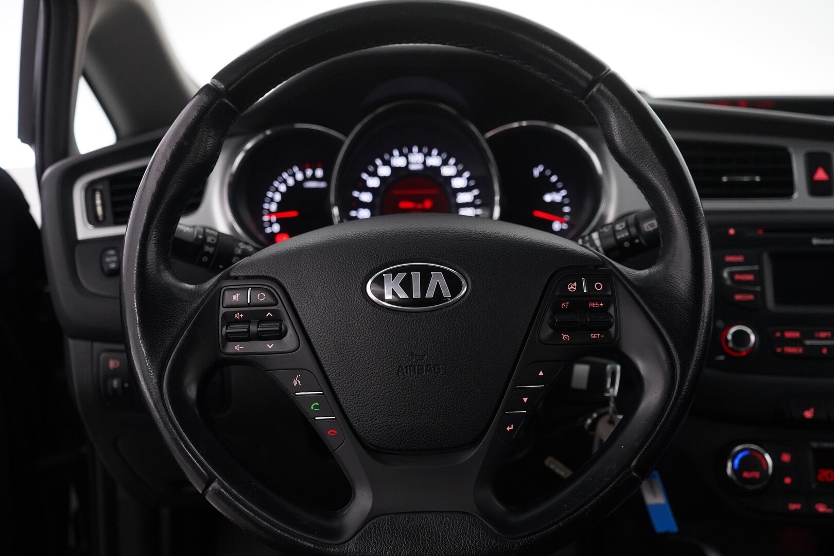 Volkswagen Polo 2021 Style 1.0 TGI 66 kW *ACC / AppleCarPlay / AndroidAuto / Lohko* - Suomi-Auto / Kahdet hyväkuntoiset renkaat alumiinivantein / Juuri huollettu