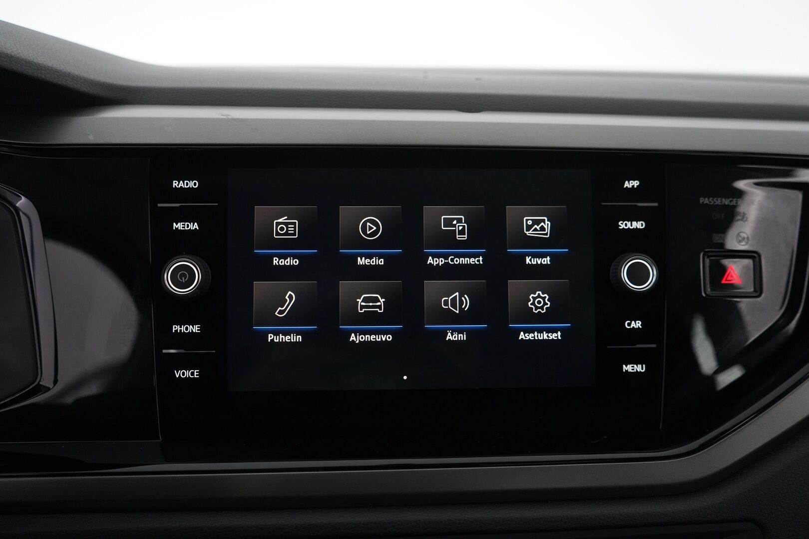 Volkswagen Polo 2021 Style 1.0 TGI 66 kW *ACC / AppleCarPlay / AndroidAuto / Lohko* - Suomi-Auto / Kahdet hyväkuntoiset renkaat alumiinivantein / Juuri huollettu