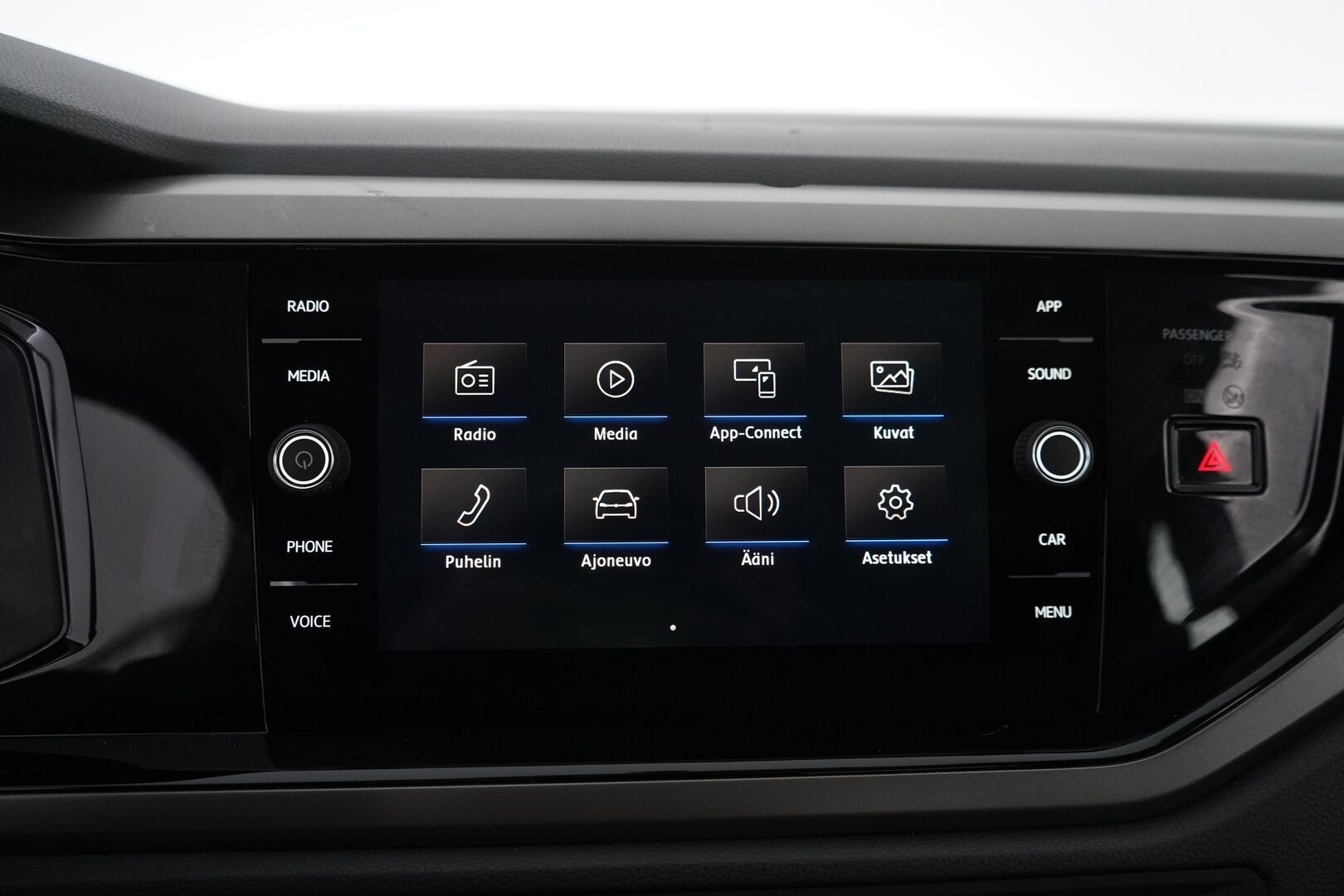 Volkswagen Polo 2021 Style 1.0 TGI 66 kW *ACC / AppleCarPlay / AndroidAuto / Lohko* - POIKKEUKSELLISEN EDULLINEN HINTA! / Suomi-Auto / Kahdet hyväkuntoiset renkaat alumiinivantein / Juuri huollettu