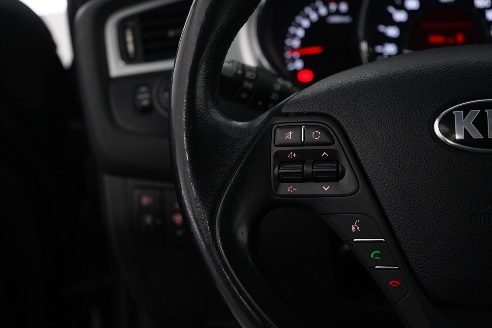 Volkswagen Polo 2021 Style 1.0 TGI 66 kW *ACC / AppleCarPlay / AndroidAuto / Lohko* - Suomi-Auto / Kahdet hyväkuntoiset renkaat alumiinivantein / Juuri huollettu - HULLU BLACKWEEK KORKOTARJOUS 2,49%