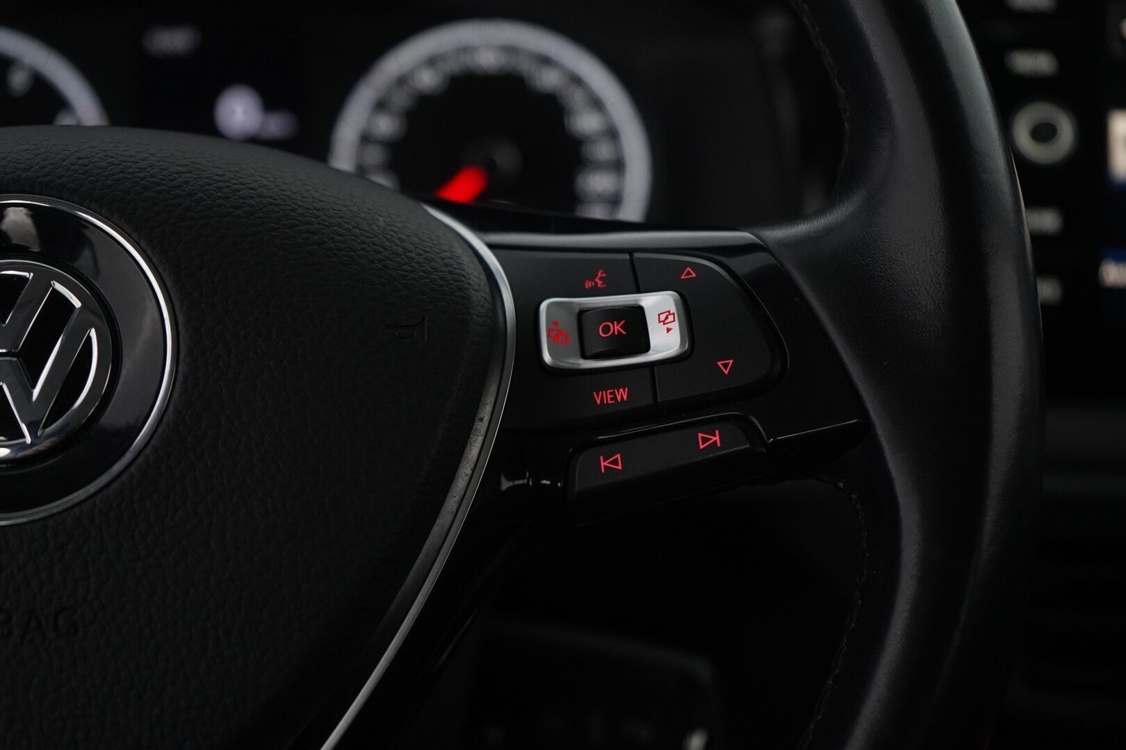 Volkswagen Polo 2021 Style 1.0 TGI 66 kW *ACC / AppleCarPlay / AndroidAuto / Lohko* - POIKKEUKSELLISEN EDULLINEN HINTA! / Suomi-Auto / Kahdet hyväkuntoiset renkaat alumiinivantein / Juuri huollettu