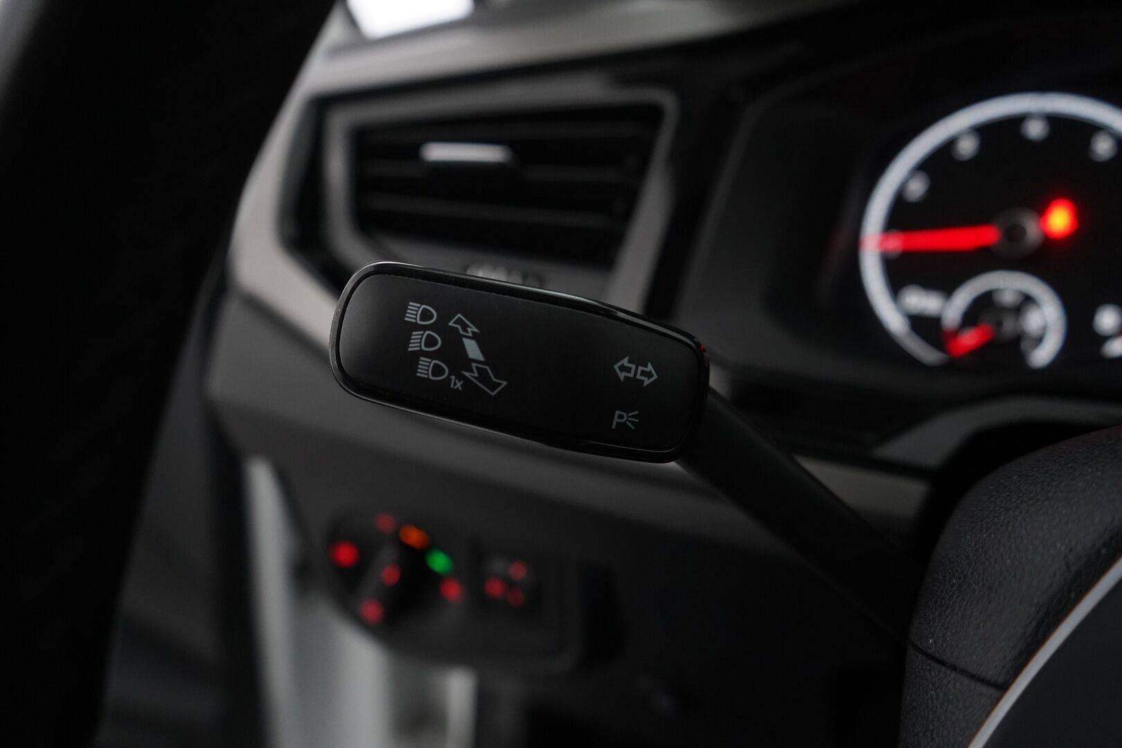 Volkswagen Polo 2021 Style 1.0 TGI 66 kW *ACC / AppleCarPlay / AndroidAuto / Lohko* - Suomi-Auto / Kahdet hyväkuntoiset renkaat alumiinivantein / Juuri huollettu