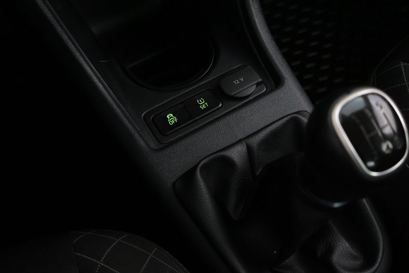 Skoda Citigo 2016 CITIGO Viistoperä (AB) 5ov 999cm3 * / Vakkari / Penkinlämmitin / Tutkat / Aux-in / * - Juuri huollettuna - HULLUT BLACKWEEK JATKOT - KORKOTARJOUS 2,49%