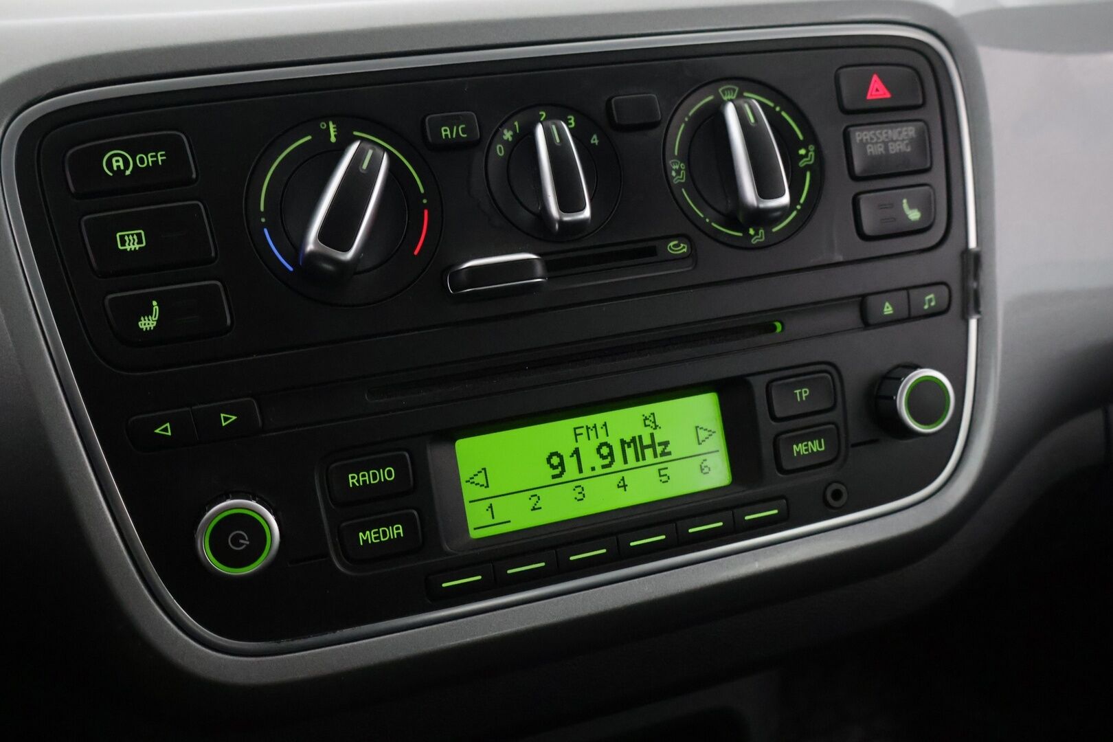 Skoda Citigo 2016 1,0 Ambition 5-ov *Vakkari / Penkinlämmitin / Tutkat / Aux-in* - *Kompakti & taloudellinen!* - HULLUT VÄLIPÄIVÄT KORKOTARJOUS 2,49%