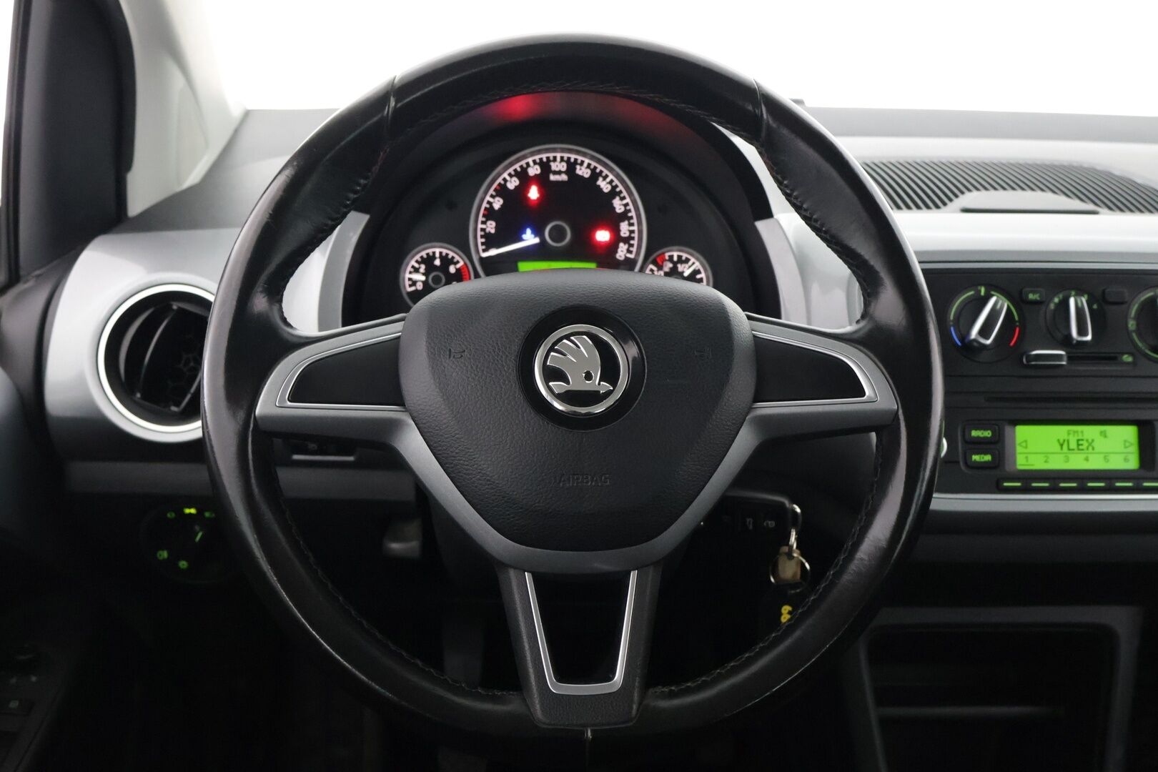 Skoda Citigo 2016 1,0 Ambition 5-ov *Vakkari / Penkinlämmitin / Tutkat / Aux-in* - *Kompakti & taloudellinen!* - HULLUT VÄLIPÄIVÄT KORKOTARJOUS 2,49%