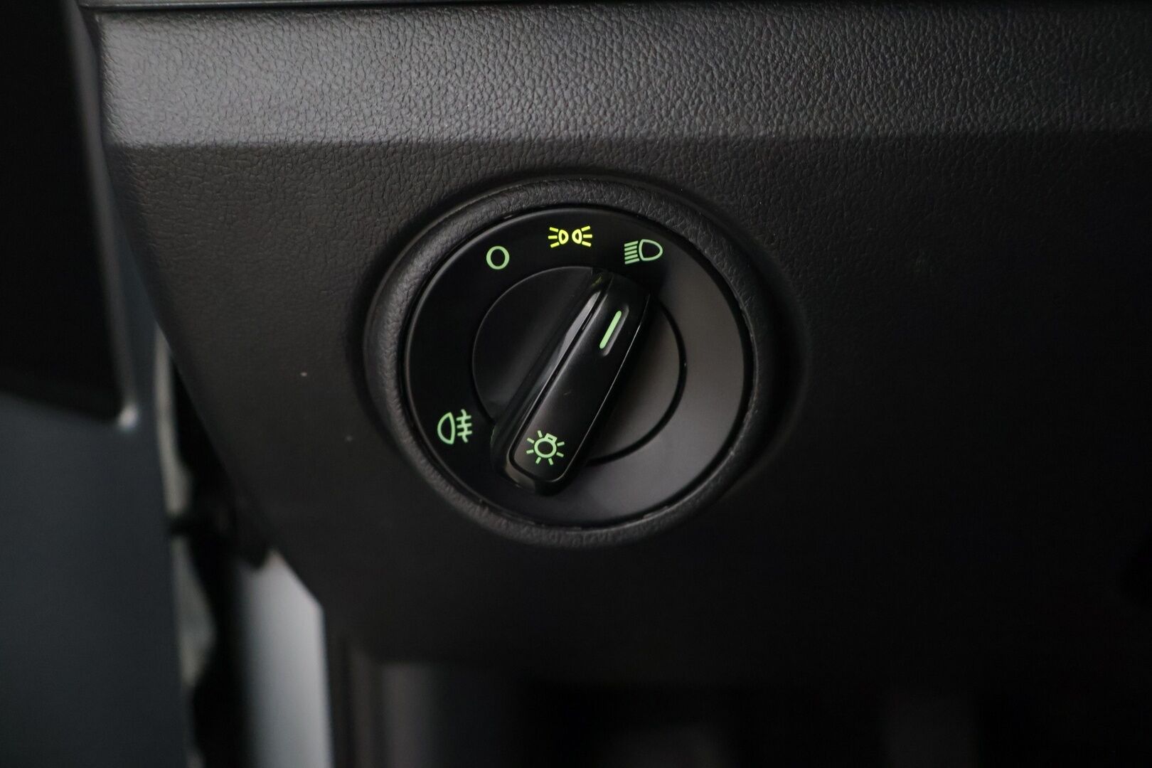 Skoda Citigo 2016 CITIGO Viistoperä (AB) 5ov 999cm3 * / Vakkari / Penkinlämmitin / Tutkat / Aux-in / * - Juuri huollettuna - HULLUT BLACKWEEK JATKOT - KORKOTARJOUS 2,49%