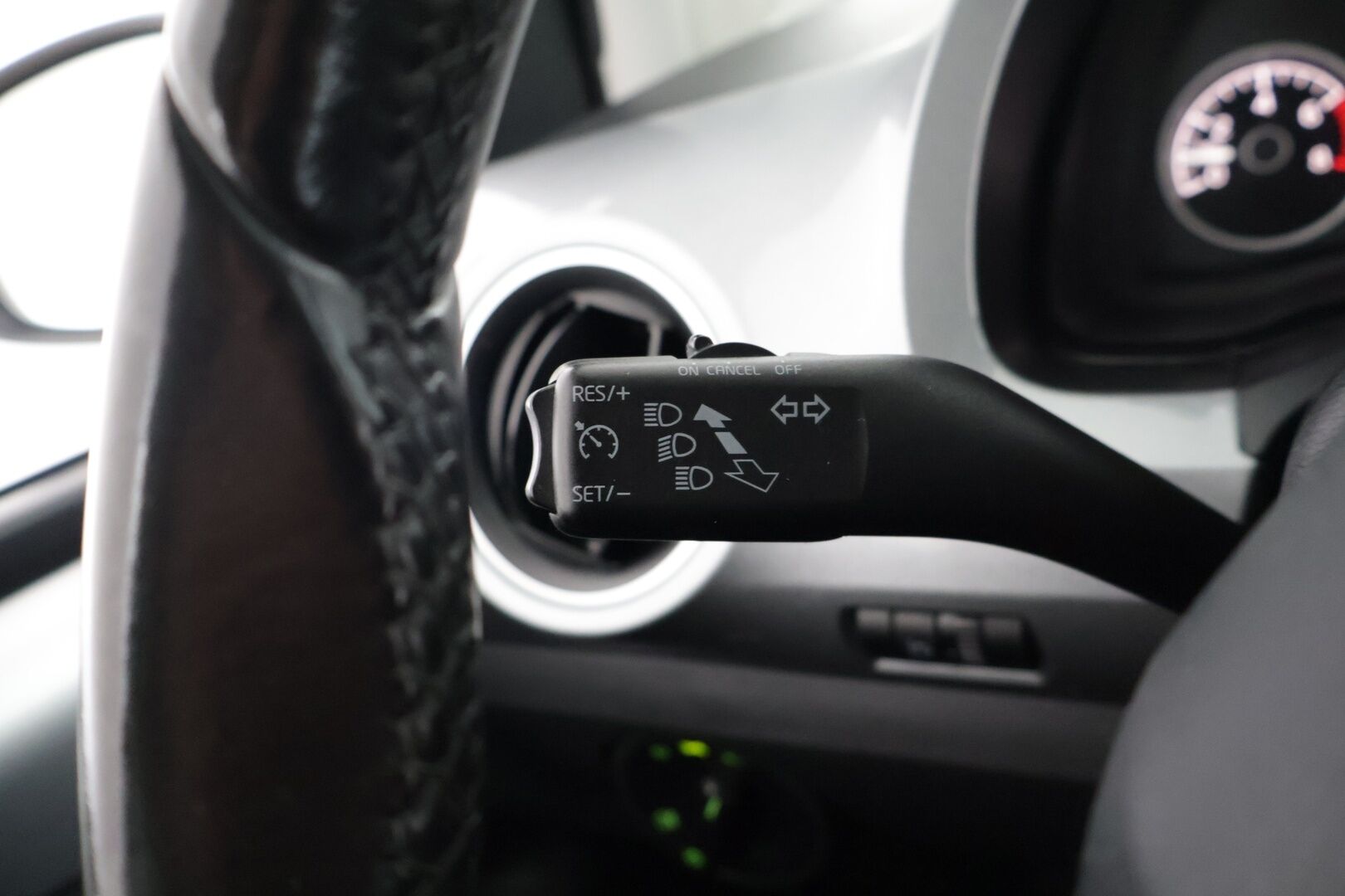 Skoda Citigo 2016 CITIGO Viistoperä (AB) 5ov 999cm3 * / Vakkari / Penkinlämmitin / Tutkat / Aux-in / * - Juuri huollettuna - HULLUT BLACKWEEK JATKOT - KORKOTARJOUS 2,49%