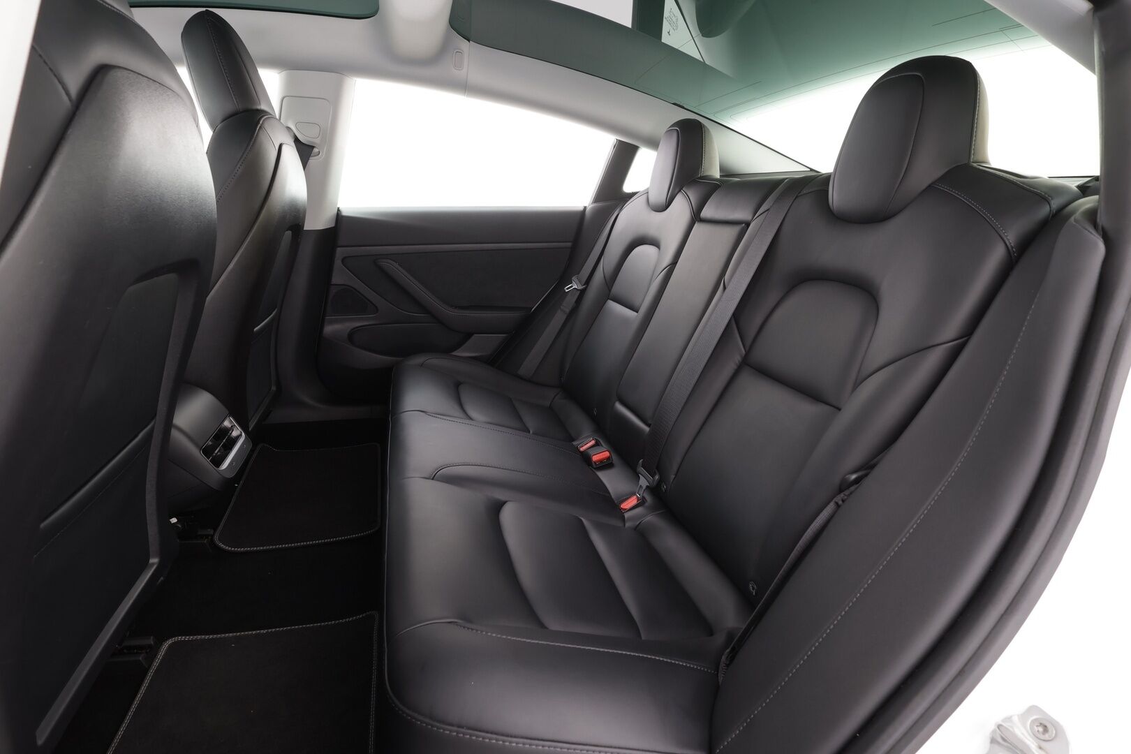 Tesla Model 3 2020 Standard Range Plus * ACC / LED / Lasikatto / Muistipenkki / P.Kamera / Kaistavahti / Navi * - Suomi-auto / 2x Latauskaapelit / Kahdet renkaat