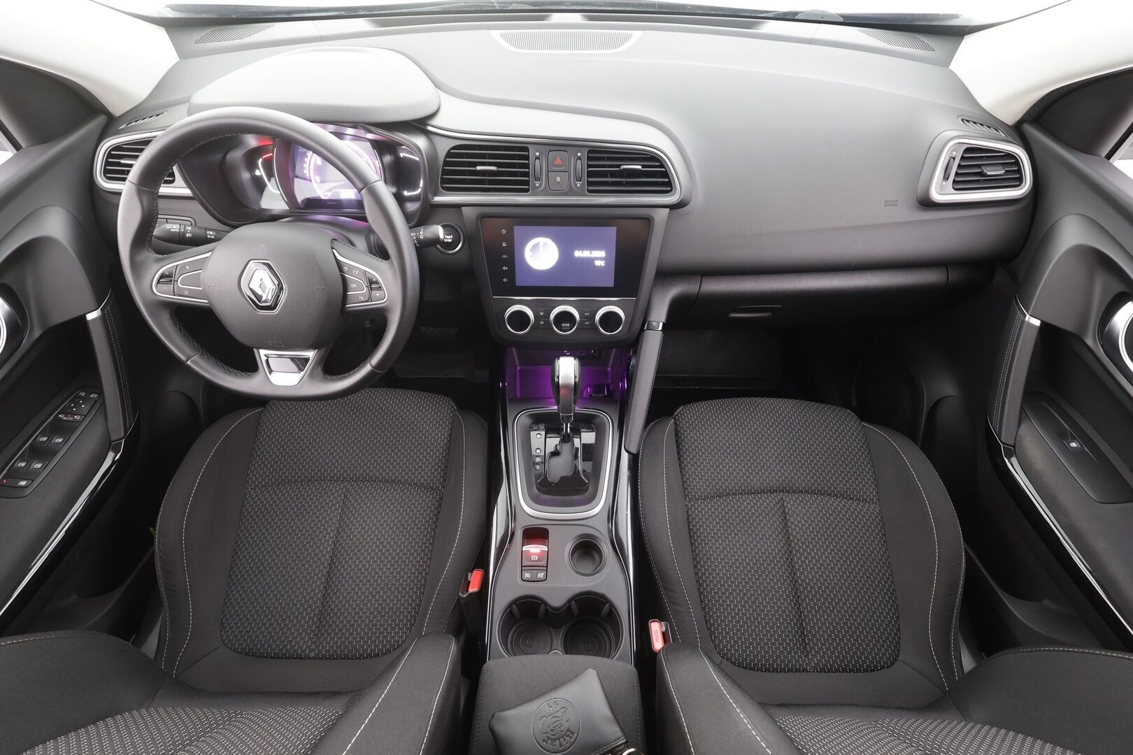 Renault Kadjar 2020 TCe 140 EDC7-aut Zen - | Vakkari | Navi | Kaistavahti | Keyless | Tutkat | Apple & Android | Aut. ilmastointi | Huoltokirja | 2x renkaat aluin | Suomiauto | 