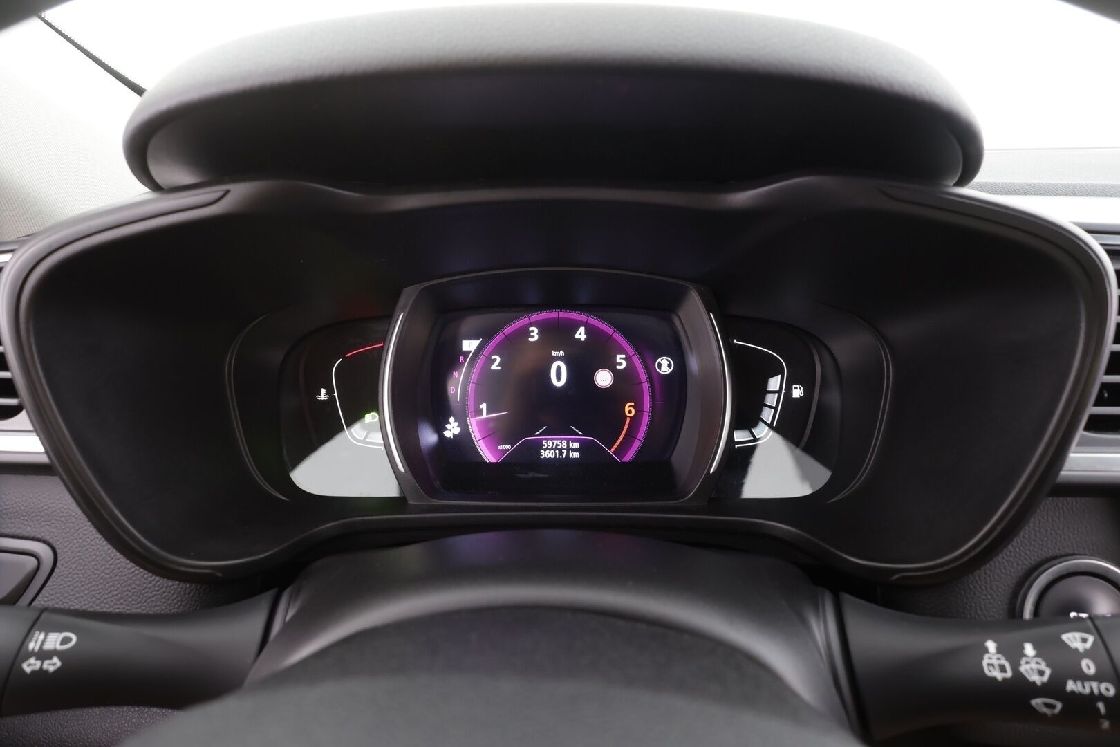 Renault Kadjar 2021 TCe 140 EDC7-aut Zen - | Vakkari | Navi | Kaistavahti | Keyless | Tutkat | Apple & Android | Aut. ilmastointi | Huoltokirja | 2x renkaat aluin | Suomiauto | 