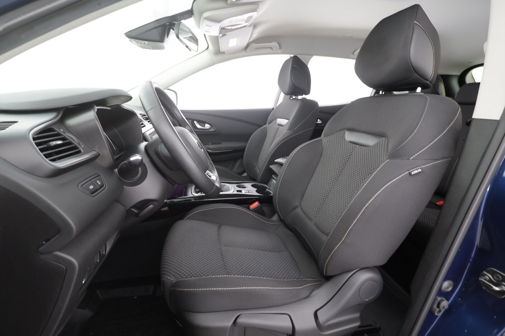 Renault Kadjar 2021 TCe 140 EDC7-aut Zen - | Vakkari | Navi | Kaistavahti | Keyless | Tutkat | Apple & Android | Aut. ilmastointi | Huoltokirja | 2x renkaat aluin | Suomiauto | 