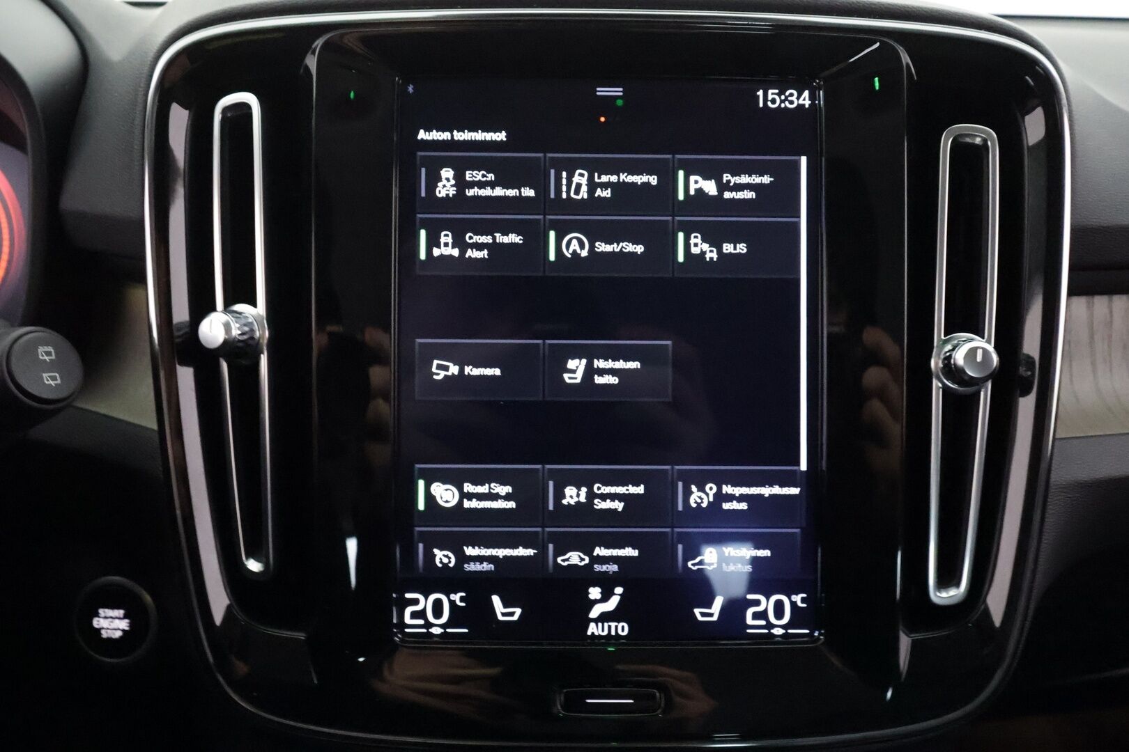 Volvo XC40 2021 B4 AWD MHEV Inscription aut - | ACC | Webasto | Koukku | Muistipenkki | LED | P.kamera | Sporttinahat | Ratinlämmitys | Keyless | Apple&Android | Suomi-auto | Kahdet Renkaat | Merkkihuollettu |