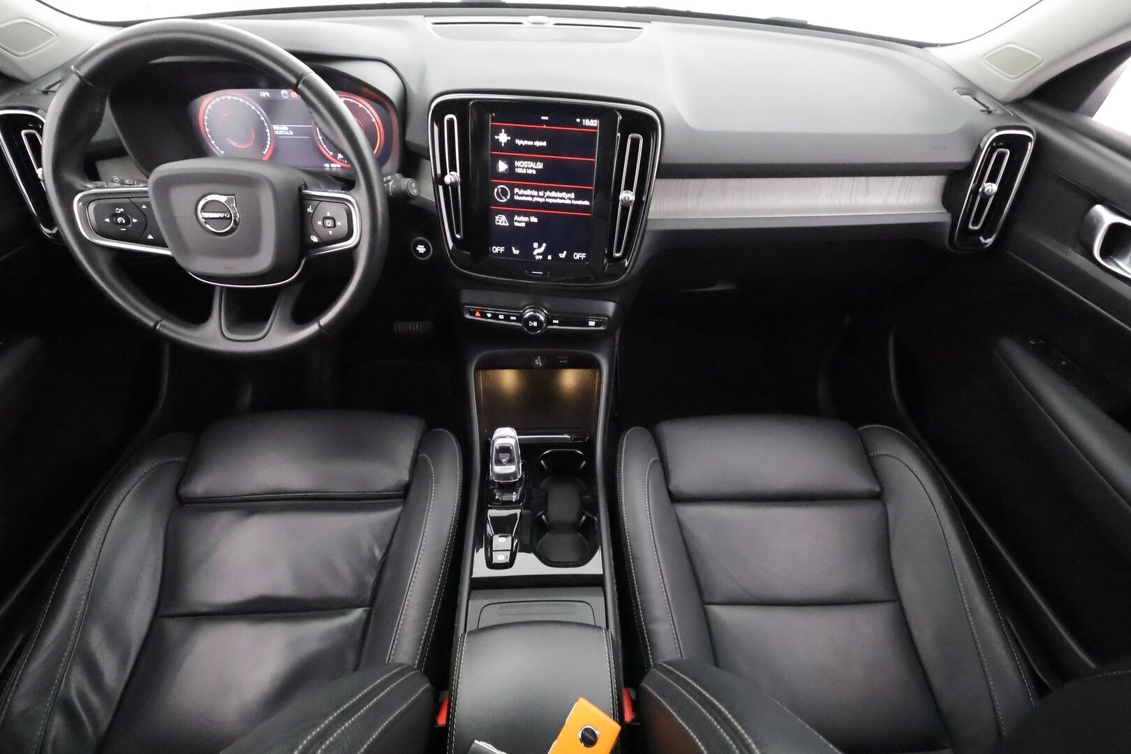 Volvo XC40 2021 B4 AWD MHEV Inscription aut - | ACC | Webasto | Koukku | Muistipenkki | LED | P.kamera | Sporttinahat | Ratinlämmitys | Keyless | Apple&Android | Suomi-auto | Kahdet Renkaat | Merkkihuollettu |