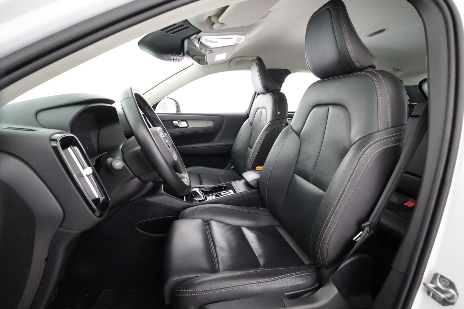 Volvo XC40 2021 B4 AWD MHEV Inscription aut - | ACC | Webasto | Koukku | Muistipenkki | LED | P.kamera | Sporttinahat | Ratinlämmitys | Keyless | Apple&Android | Suomi-auto | Kahdet Renkaat | Merkkihuollettu |