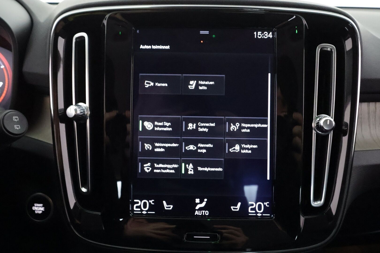 Volvo XC40 2021 B4 AWD MHEV Inscription aut - | ACC | Webasto | Koukku | Muistipenkki | LED | P.kamera | Sporttinahat | Ratinlämmitys | Keyless | Apple&Android | Suomi-auto | Kahdet Renkaat | Merkkihuollettu |