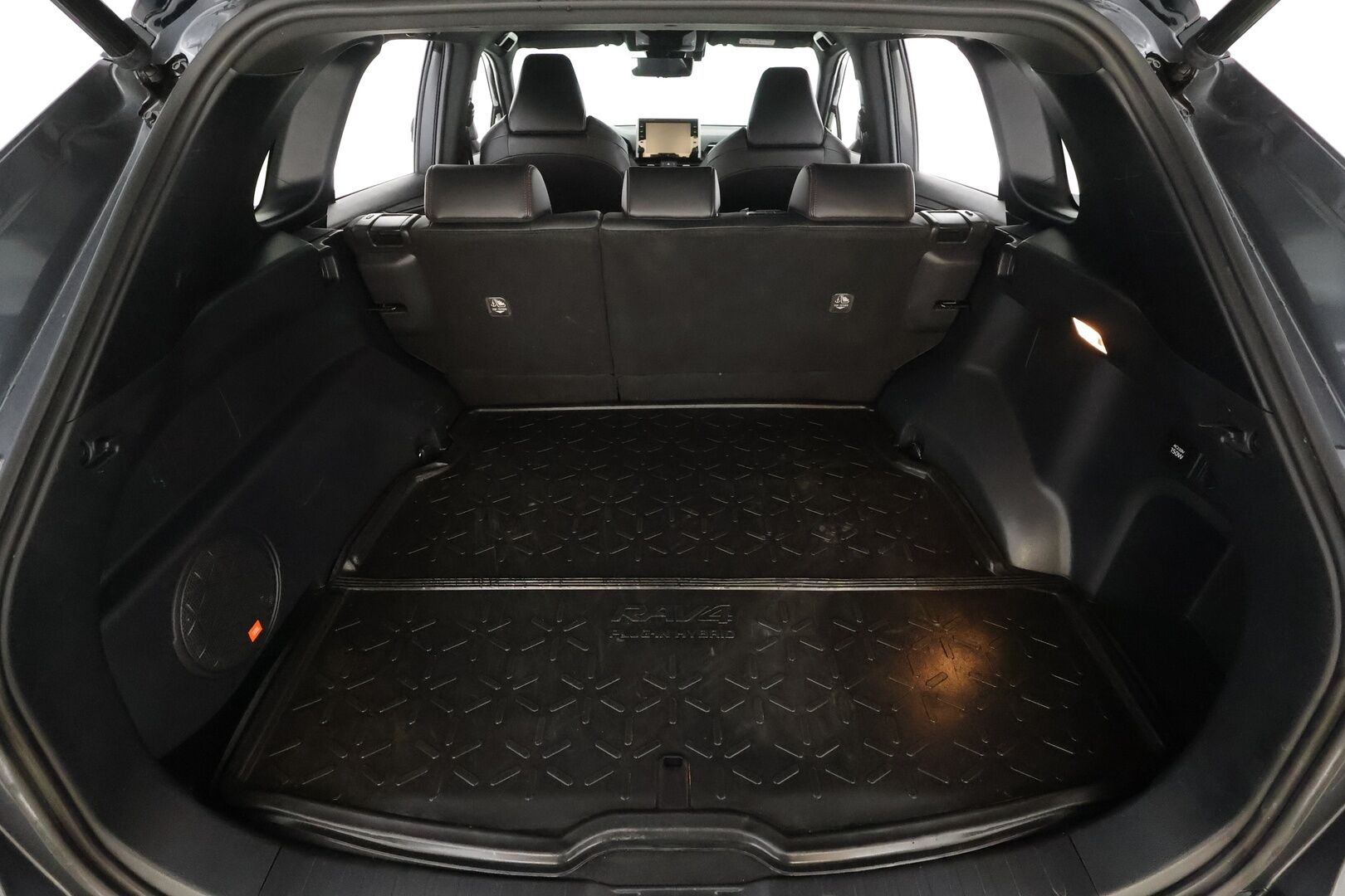 Toyota RAV4 Plug-in 2020 Hybrid 2,5 AWD-i Style * ACC / HUD / P.kamera / LED / Navi / JBL / KeylessGo / Koukku / Sähköpenkki * - 1.Om Suomi-auto / Kahdet renkaat aluvanteilla / Merkkihuollettu