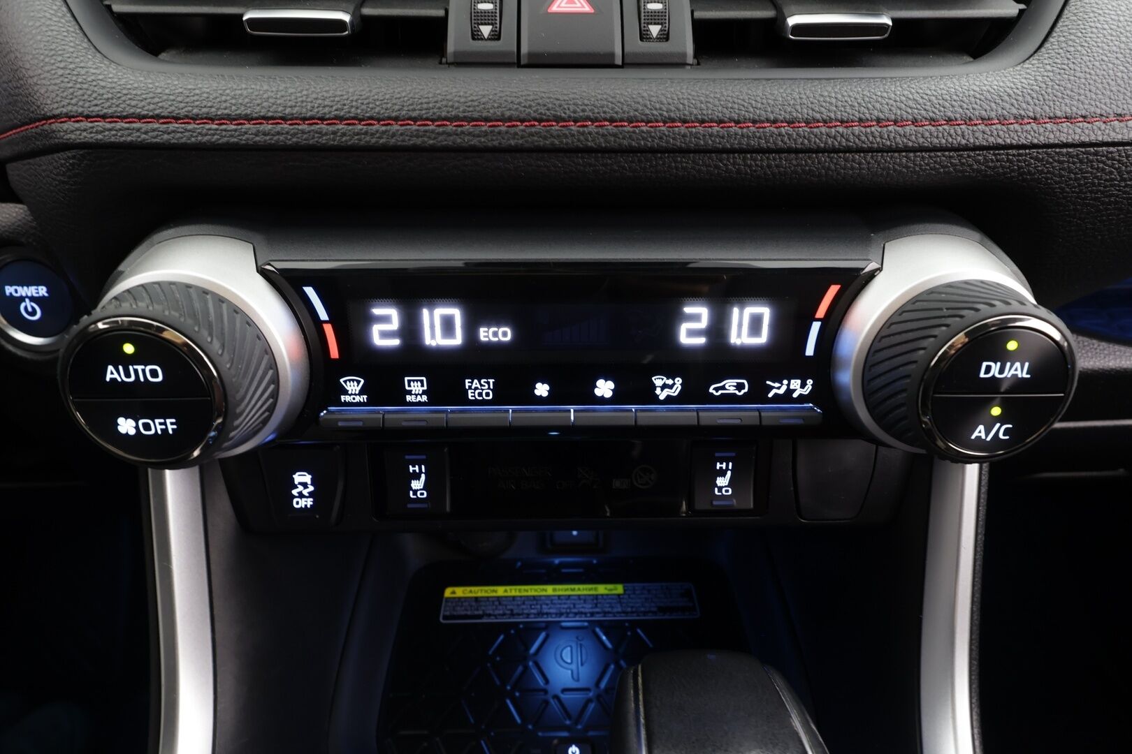 Toyota RAV4 Plug-in 2020 Hybrid 2,5 AWD-i Style * ACC / HUD / P.kamera / LED / Navi / JBL / KeylessGo / Koukku / Sähköpenkki * - 1.Om Suomi-auto / Kahdet renkaat aluvanteilla / Merkkihuollettu