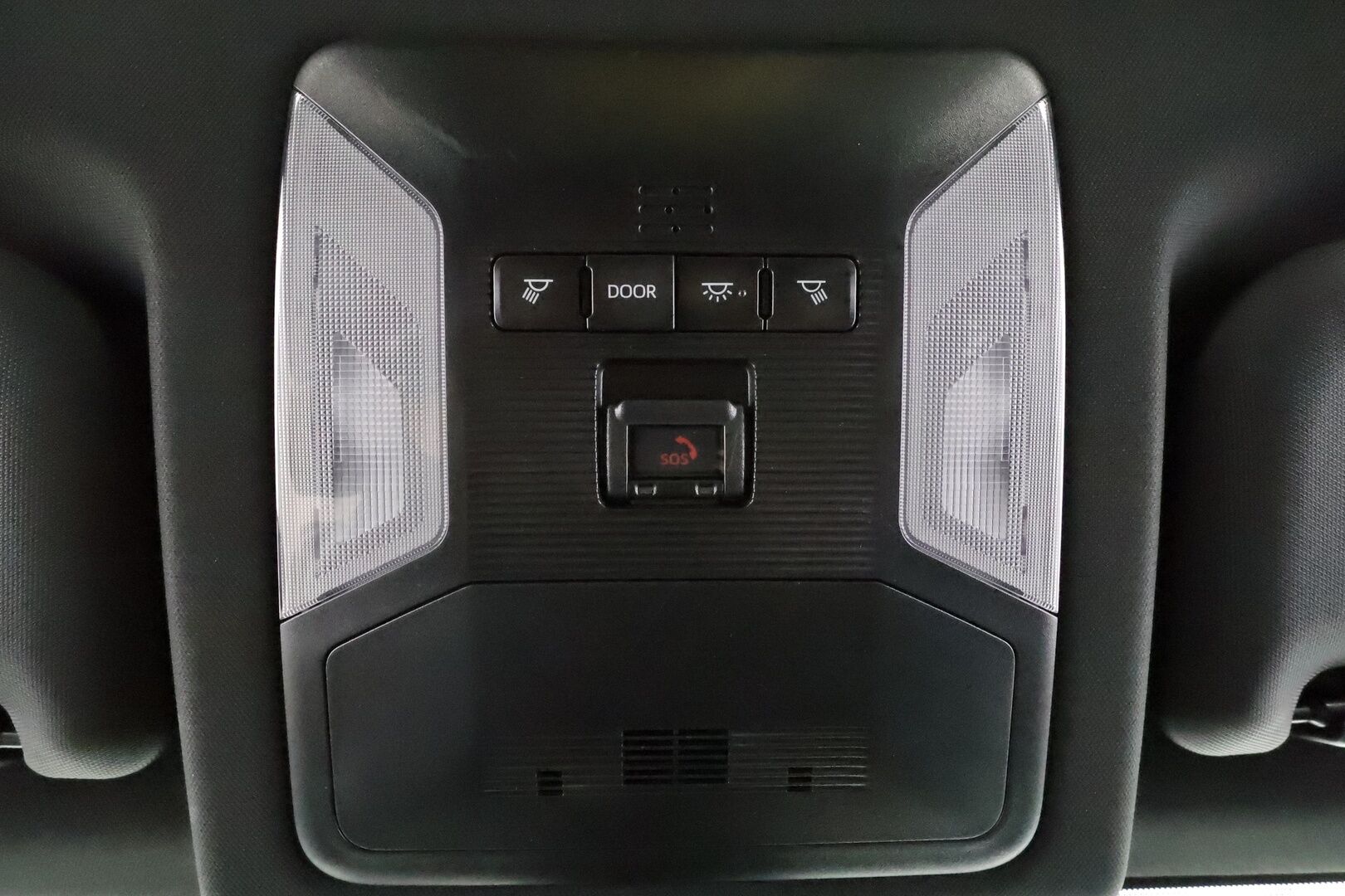 Toyota RAV4 Plug-in 2020 Hybrid 2,5 AWD-i Style * ACC / HUD / P.kamera / LED / Navi / JBL / KeylessGo / Koukku / Sähköpenkki * - 1.Om Suomi-auto / Kahdet renkaat aluvanteilla / Merkkihuollettu