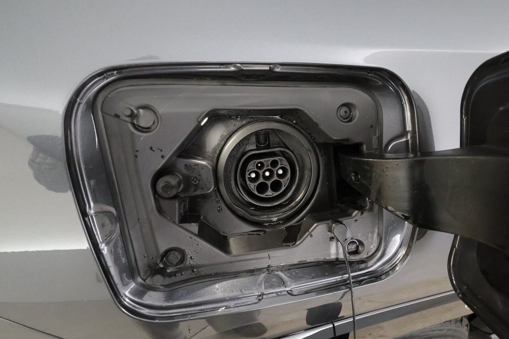 Toyota RAV4 Plug-in 2020 Hybrid 2,5 AWD-i Style * ACC / HUD / P.kamera / LED / Navi / JBL / KeylessGo / Koukku / Sähköpenkki * - 1.Om Suomi-auto / Kahdet renkaat aluvanteilla / Merkkihuollettu