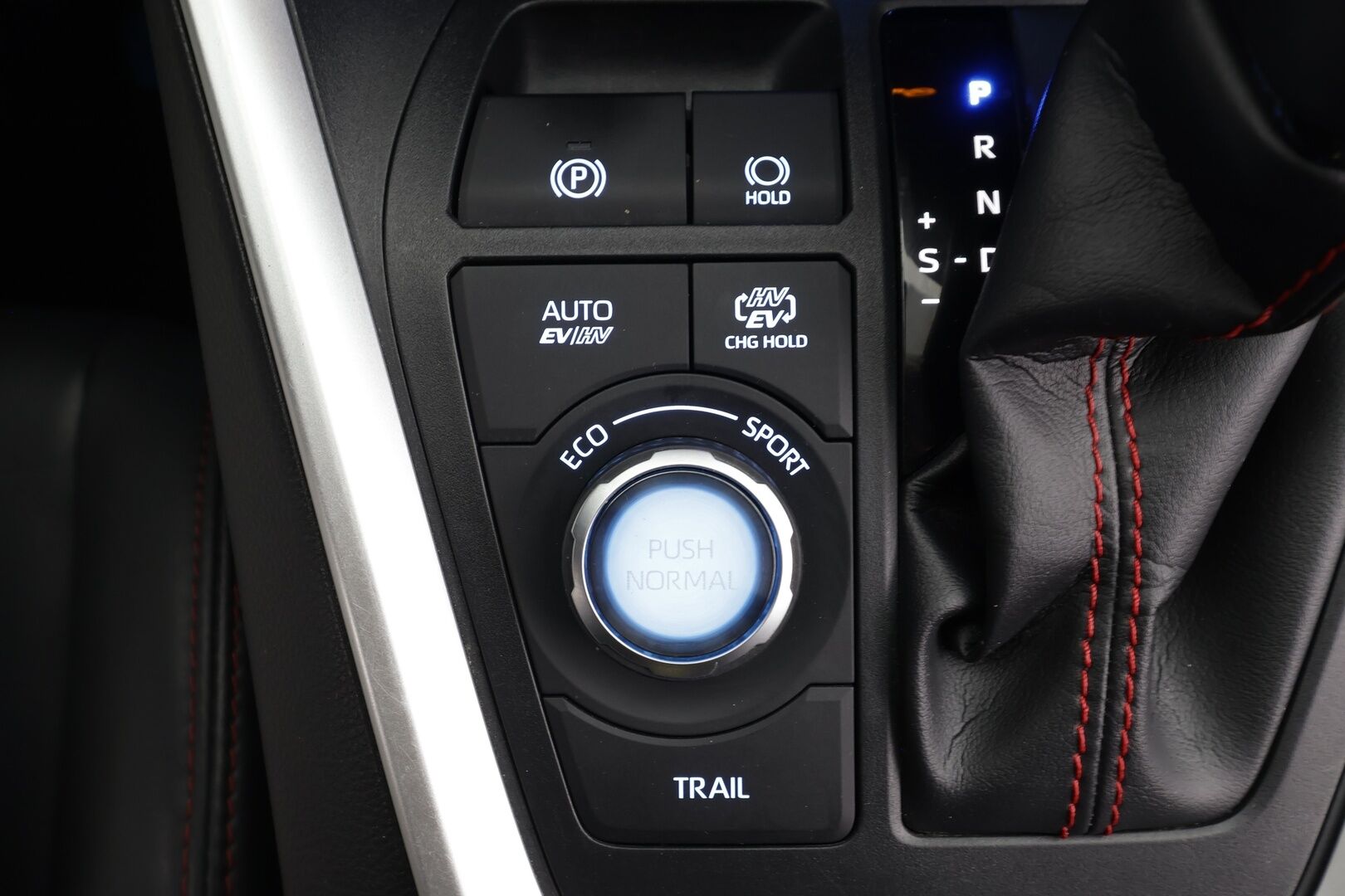 Toyota RAV4 Plug-in 2020 Hybrid 2,5 AWD-i Style * ACC / HUD / P.kamera / LED / Navi / JBL / KeylessGo / Koukku / Sähköpenkki * - 1.Om Suomi-auto / Kahdet renkaat aluvanteilla / Merkkihuollettu