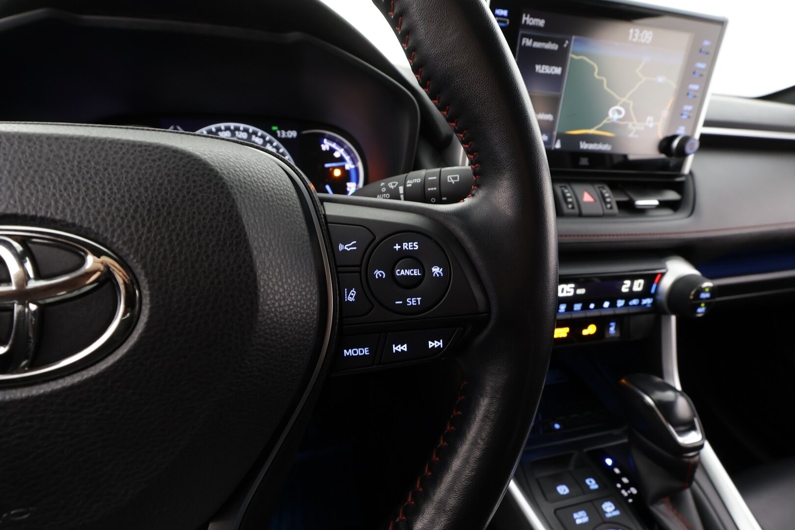 Toyota RAV4 Plug-in 2020 Hybrid 2,5 AWD-i Style * ACC / HUD / P.kamera / LED / Navi / JBL / KeylessGo / Koukku / Sähköpenkki * - 1.Om Suomi-auto / Kahdet renkaat aluvanteilla / Merkkihuollettu