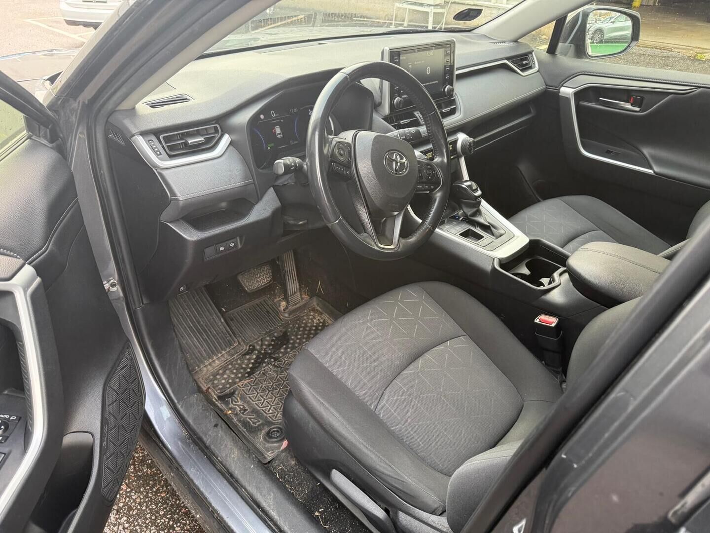 Toyota RAV4 2020 2,5 Hybrid Active - Suomiauto | Vetokoukku | Adapt.Vakkari | Peruutuskamera | Adapt.LED | Lohko&Sisäpistoke | Huippusiisti ja näyttävä!