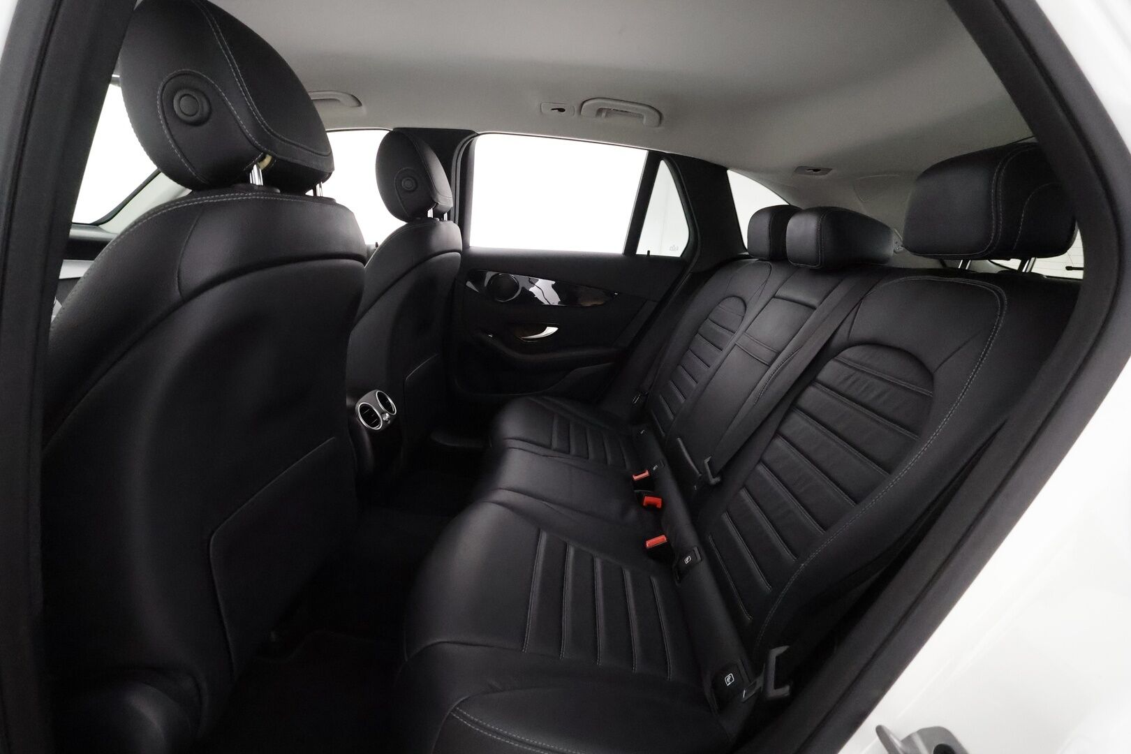 Mercedes-Benz GLC 2021 300 e 4MATIC A Business EQ Power **Facelift / Vetokoukku / Vakkari / Navi / P.kamera / Nahkasisusta** - 1-om. Suomi-auto / Molemmat laturit / Tehtaan vetokoukku 