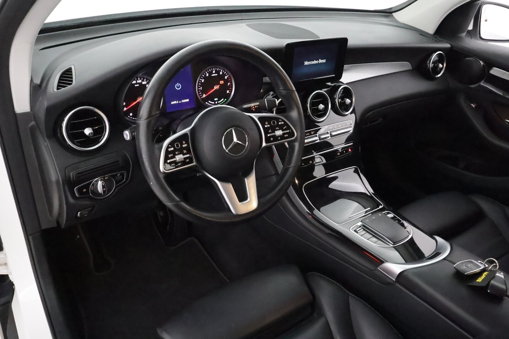 Mercedes-Benz GLC 2021 300 e 4MATIC A Business EQ Power **Facelift / Vetokoukku / Vakkari / Navi / P.kamera / Nahkasisusta** - 1-om. Suomi-auto / Molemmat laturit / Tehtaan vetokoukku 
