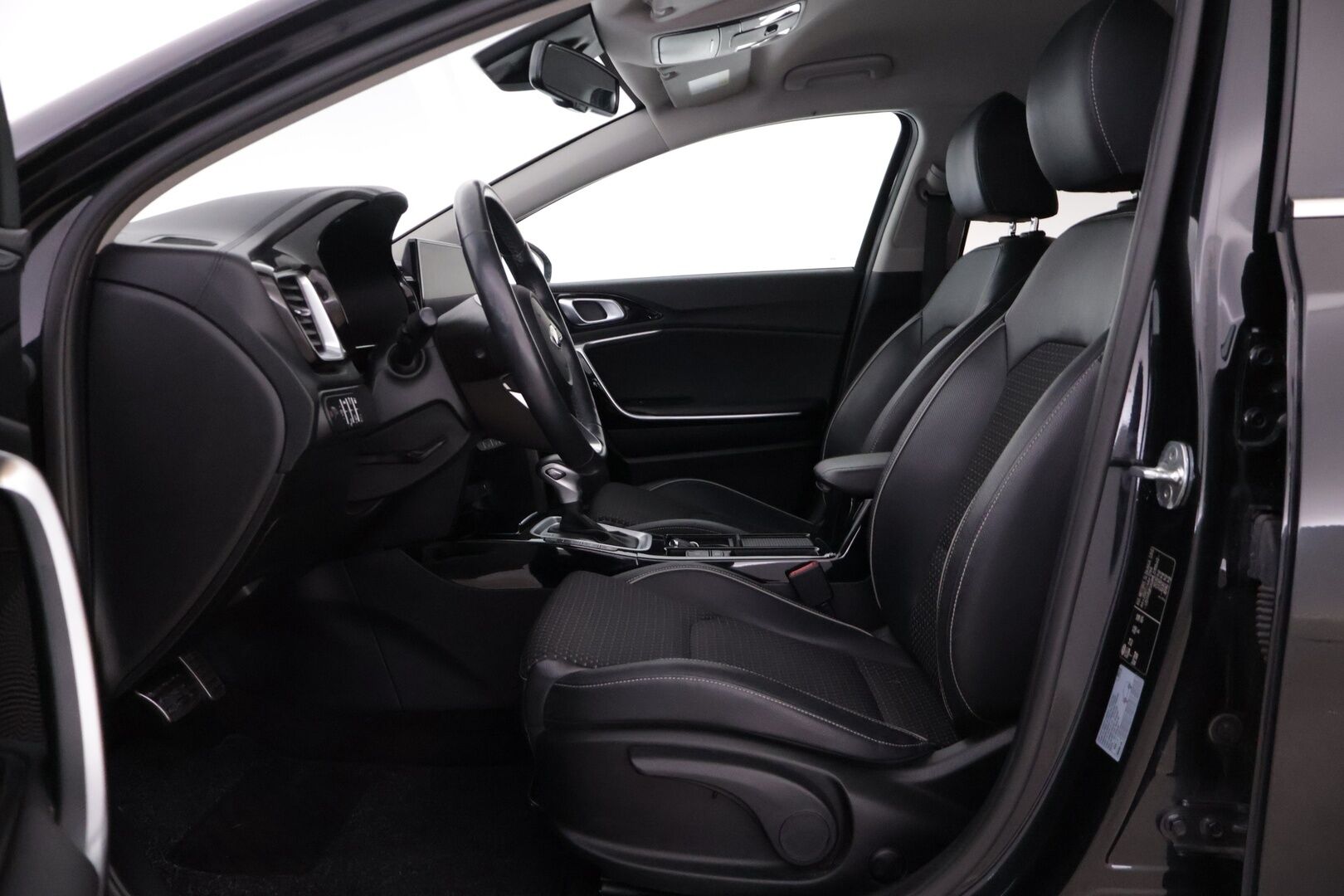 Kia Ceed 2021 1,6 GDI Plug-In Hybrid Business Premium *ACC / P.Kamera / S.kontti / Navi / Digimittaristo* - Siisti kuntoinen! / Hyvin huollettu! / 2Xalumiini vanteet 