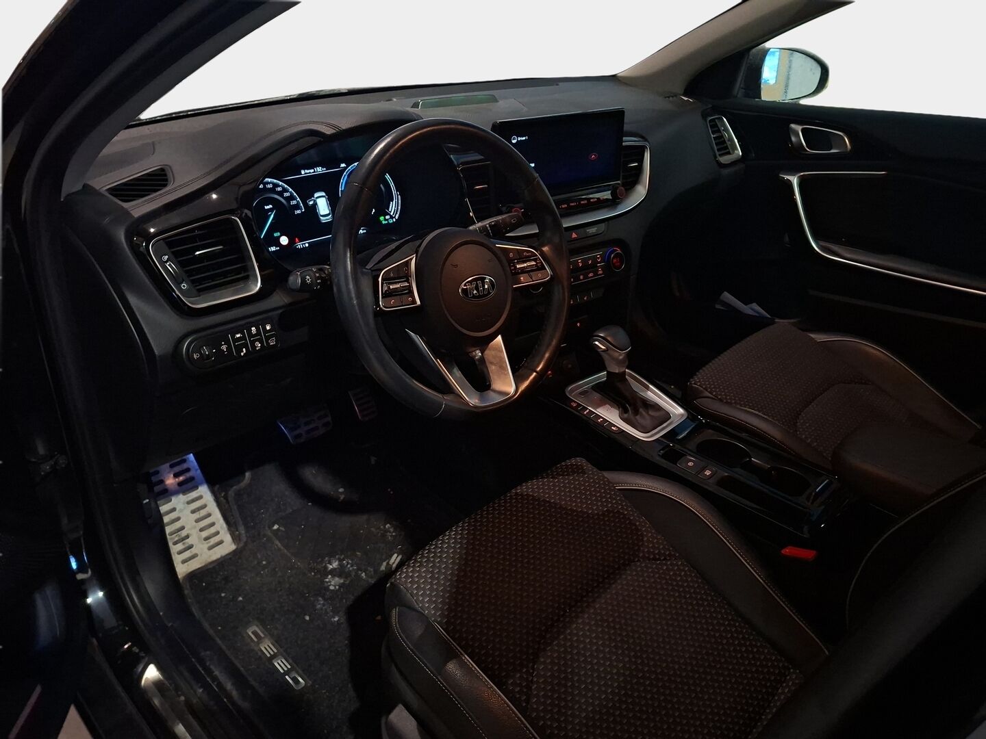 Kia Ceed 2021 1,6 GDI Plug-In Hybrid Business Premium *ACC / P.Kamera / S.kontti / Navi / Digimittaristo* - Siisti kuntoinen! / Hyvin huollettu! / 2Xalumiini vanteet 